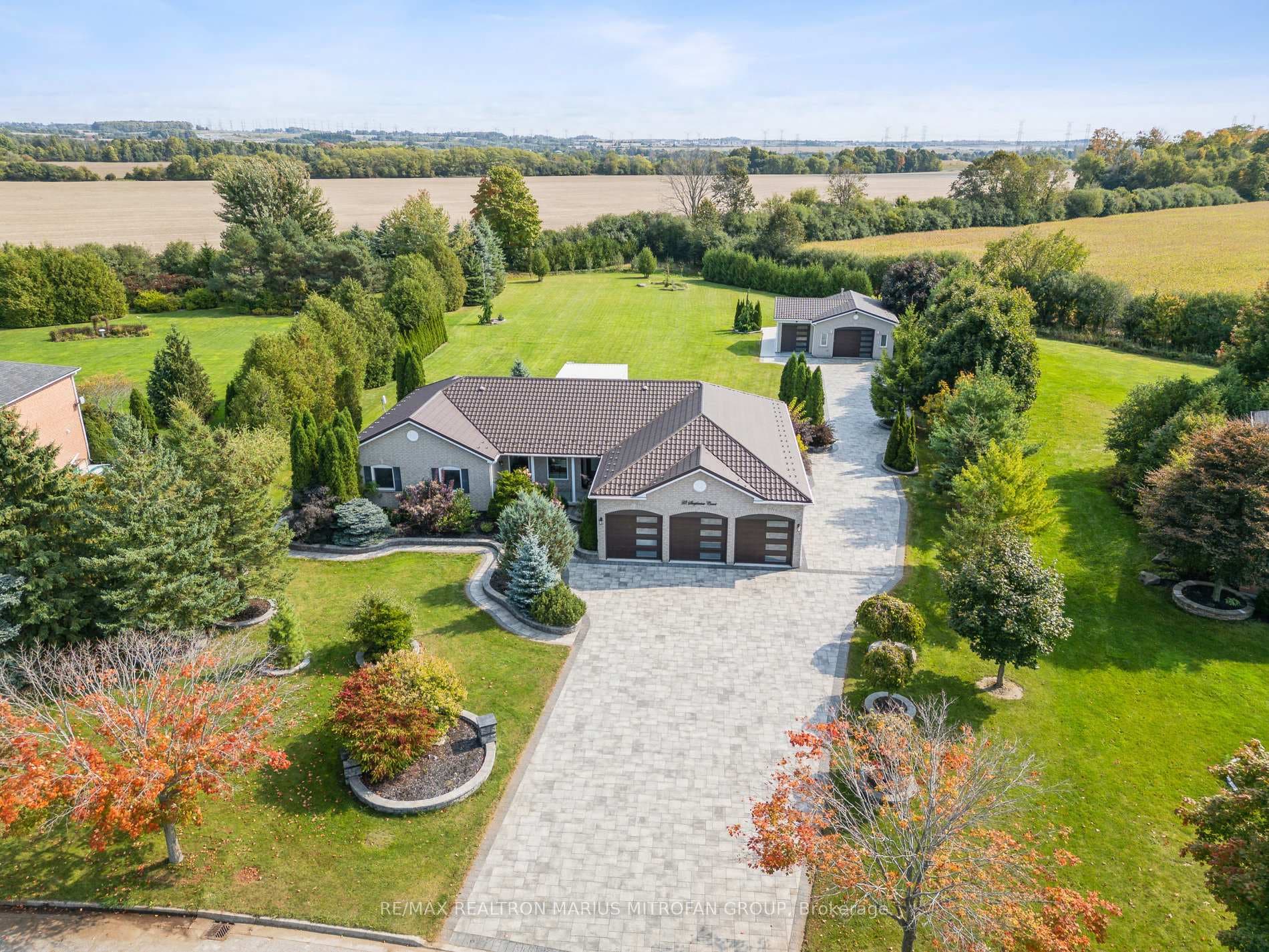 23 Steepleview Court, Oshawa, ON L1H 0S6 - Photo 1