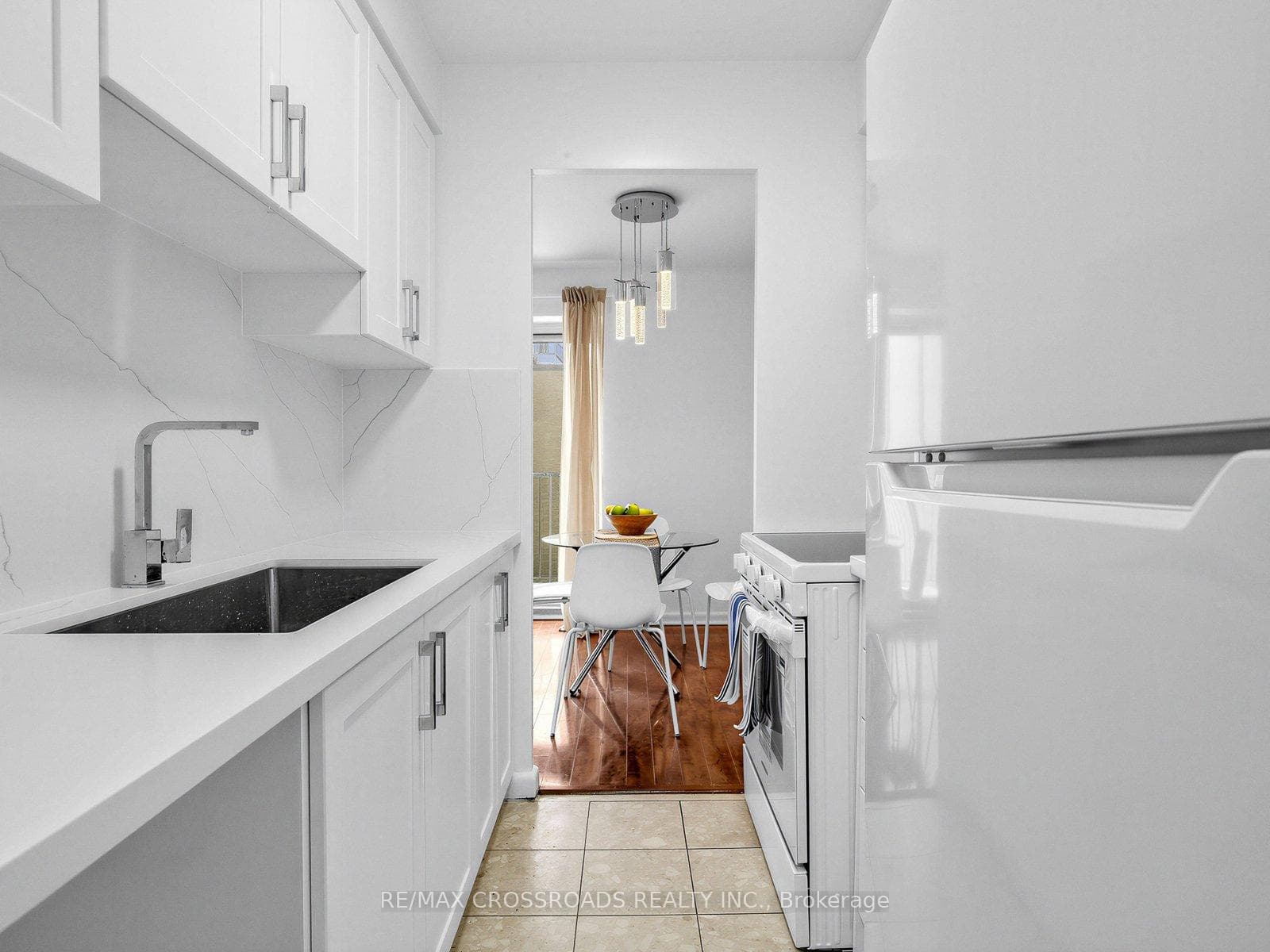 8 Kingsbridge Court Unit 407, Thornhill / Willowdale, ON M2R 1L5 - Photo 1