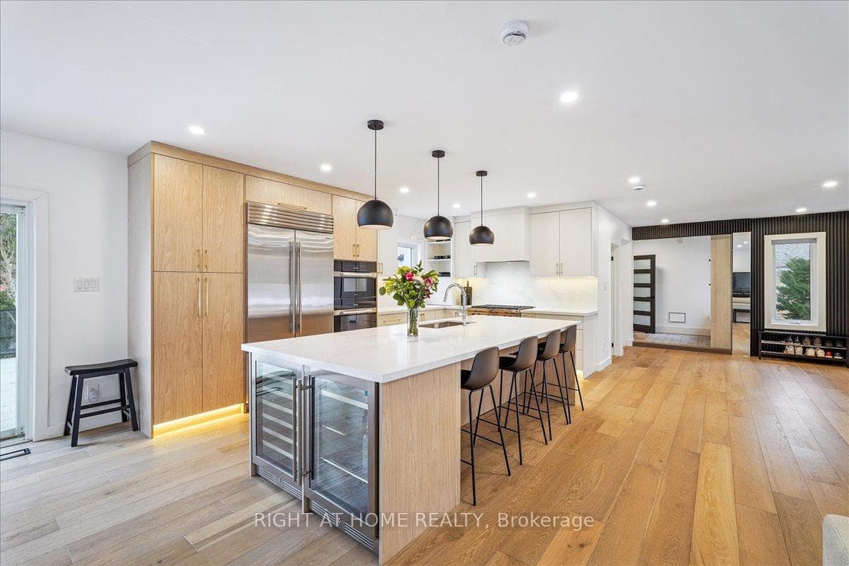 2090 Stonehouse Crescent, Mississauga, ON L5H 3J1 - Photo 1