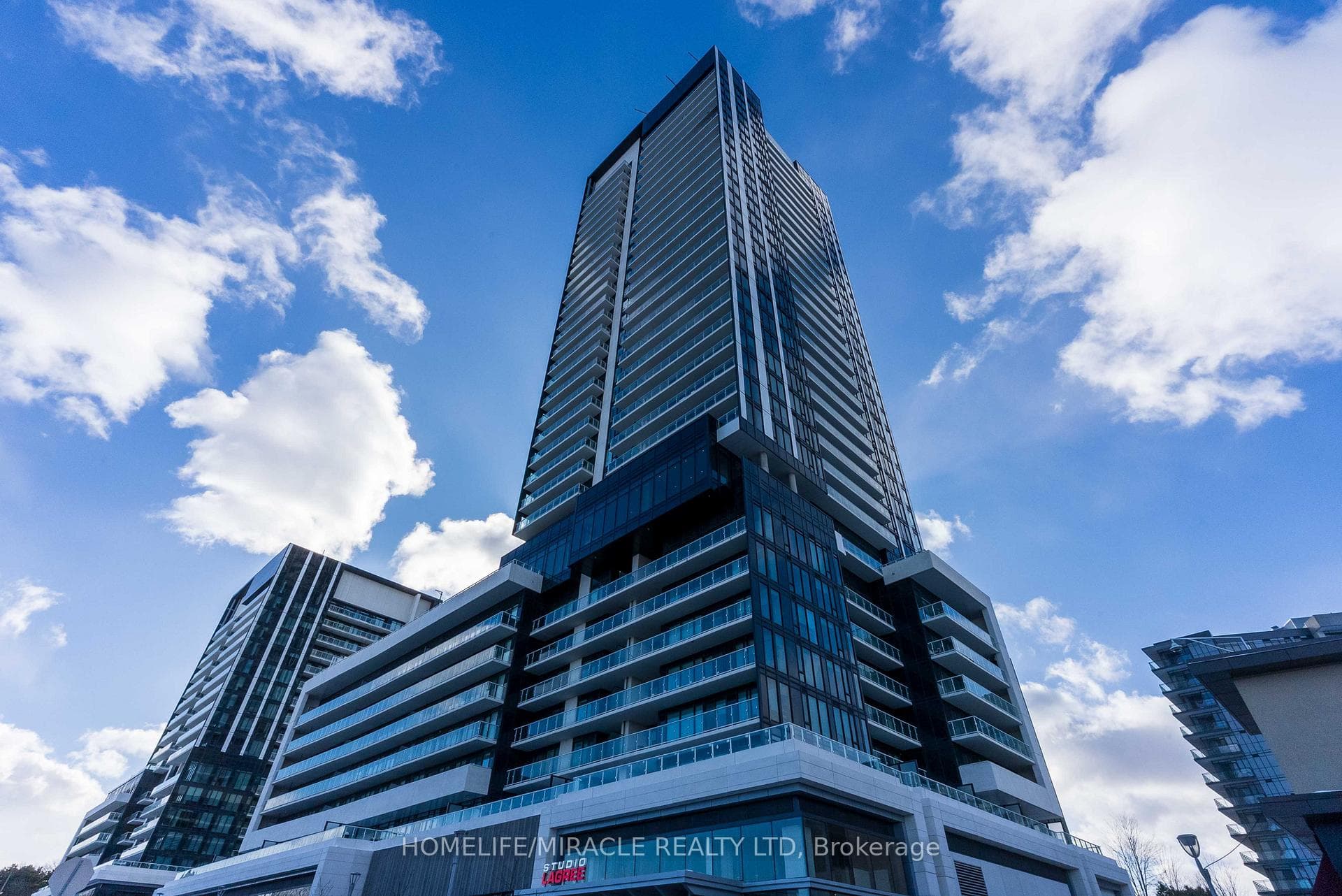 50 O Neil Road Unit 1503, Don Mills / Parkwoods / Victoria Village, ON M3C 0R1 - Photo 1