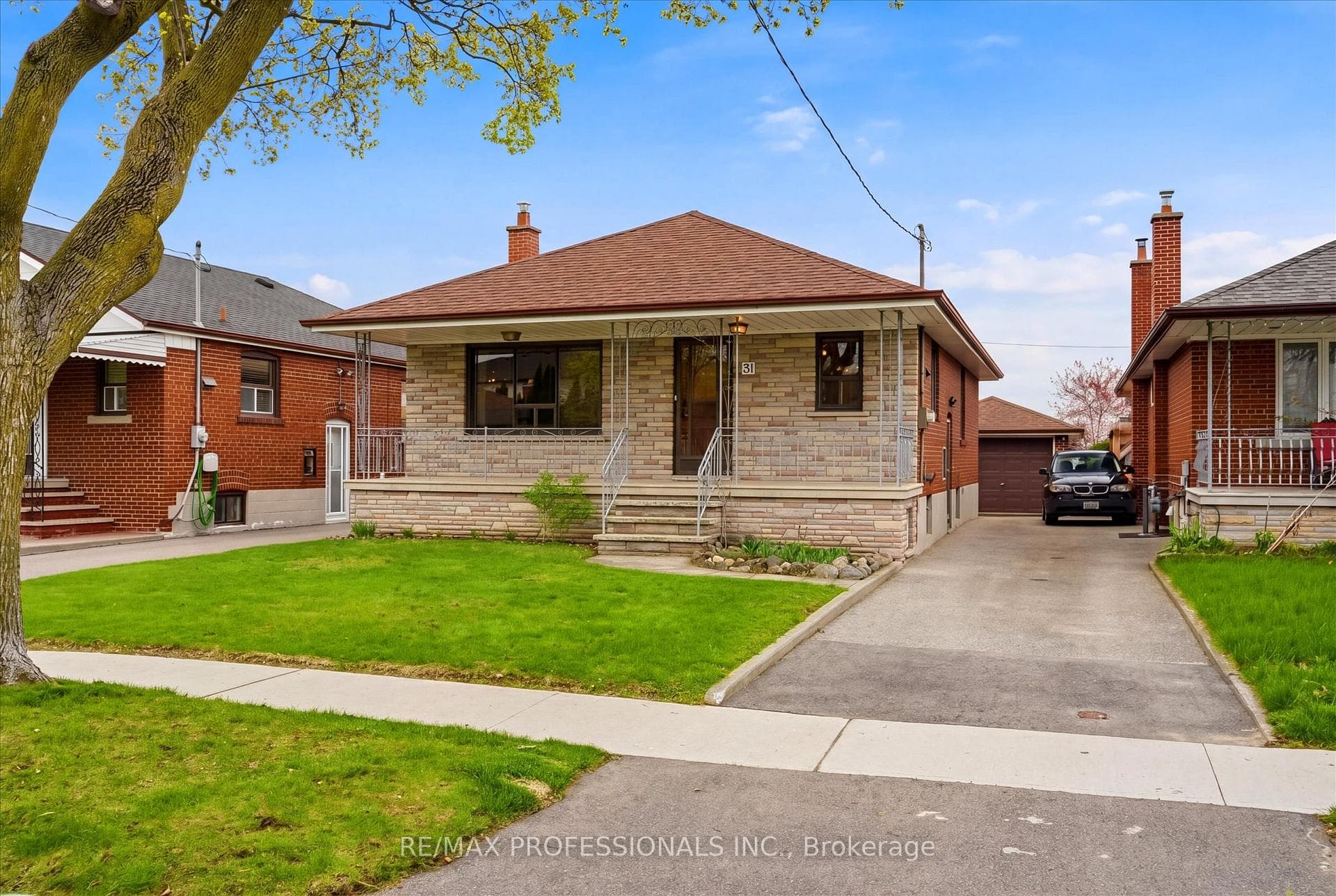 31 Stanmills Road, Etobicoke (Islington / Rexdale), ON M8Z 1Y1 - Photo 1