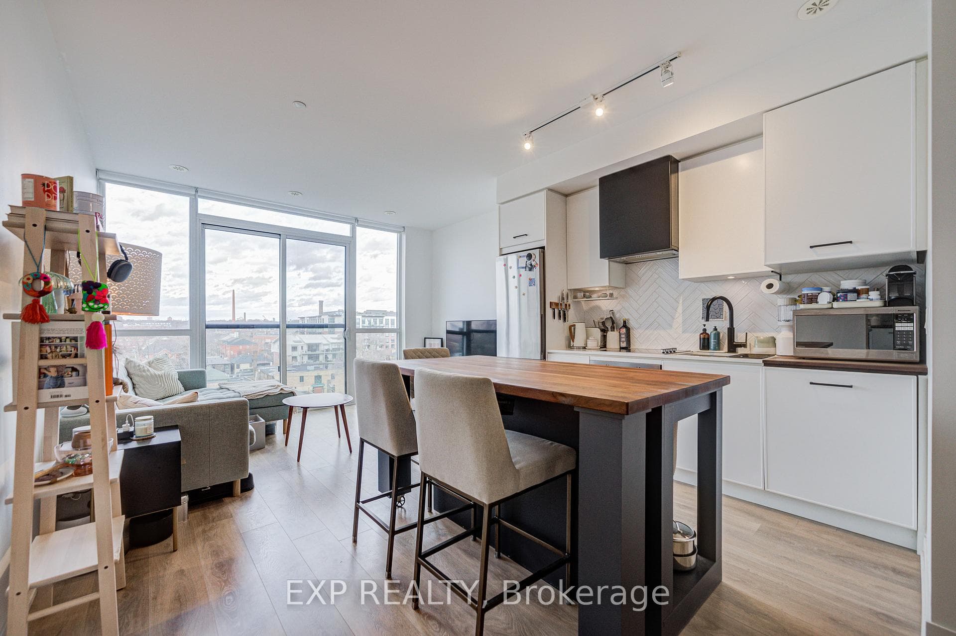 899 Queen Street Unit 604, Riverdale / Leslieville, ON M4M 0C8 - Photo 1