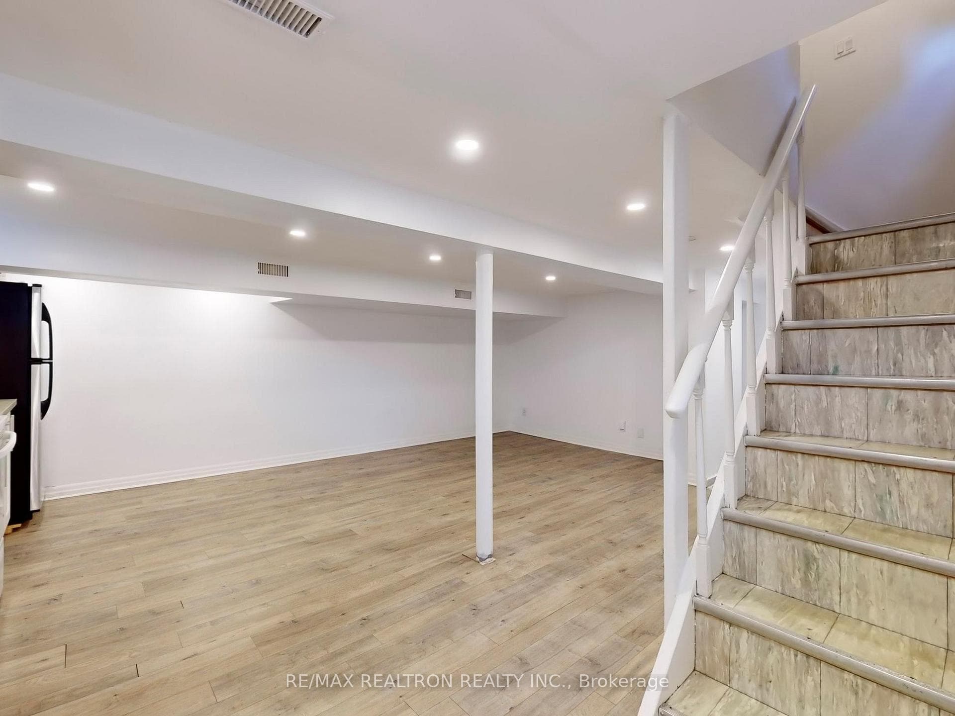 58 Magnolia Avenue Unit Basement, Dorset Park / Kennedy Park, ON M1K 3K4 - Photo 1