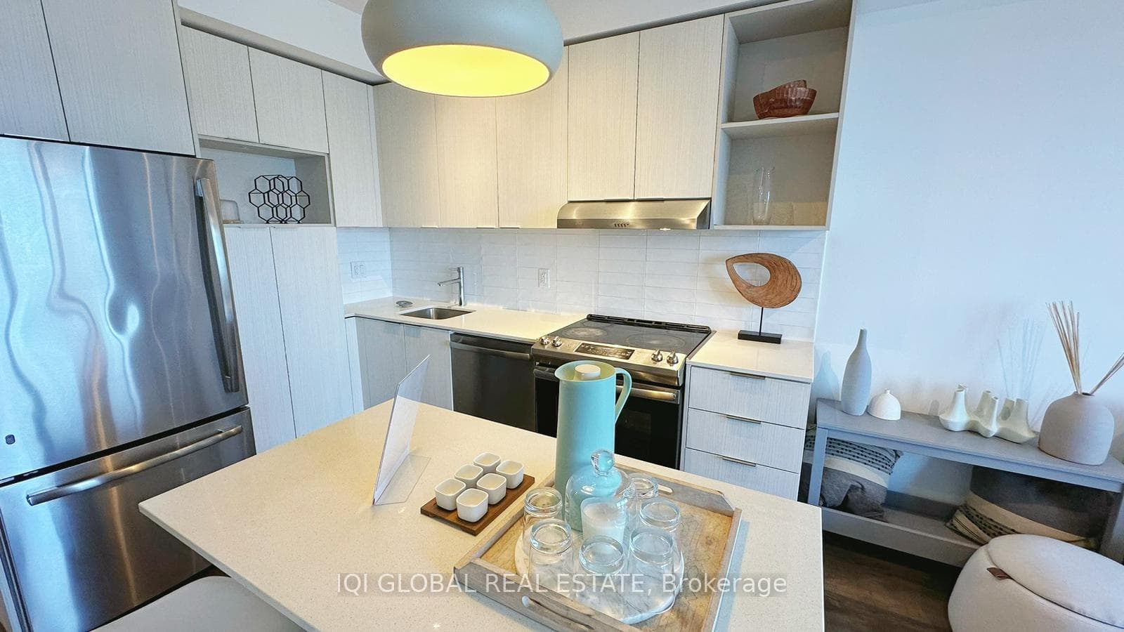 2520 Eglinton Avenue Unit 1013, Mississauga, ON L5M 0Y4 - Photo 1