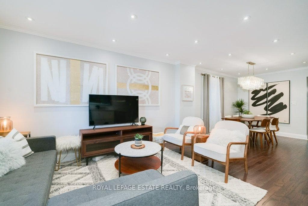331 Scarborough Road, The Beaches / Upper Beaches, ON M4E 3M9 - Photo 1