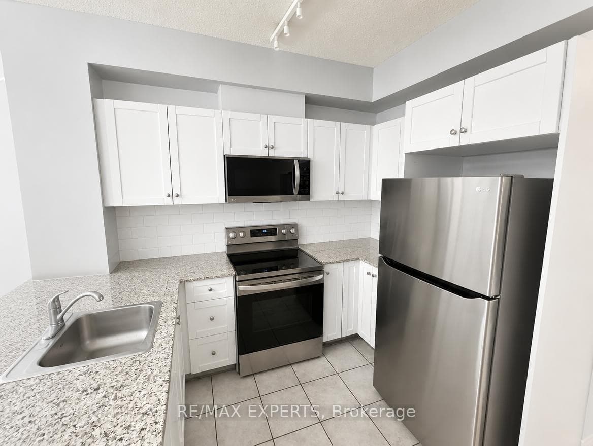 1359 Rathburn Road, Mississauga