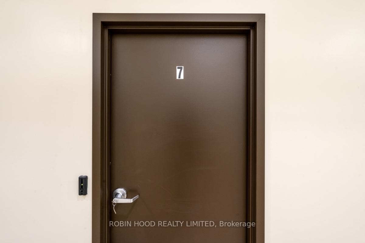 3753 Lake Shore Boulevard Unit Unit 7, Liberty Village / Parkdale / South Parkdale, ON M8W 1P9 - Photo 1
