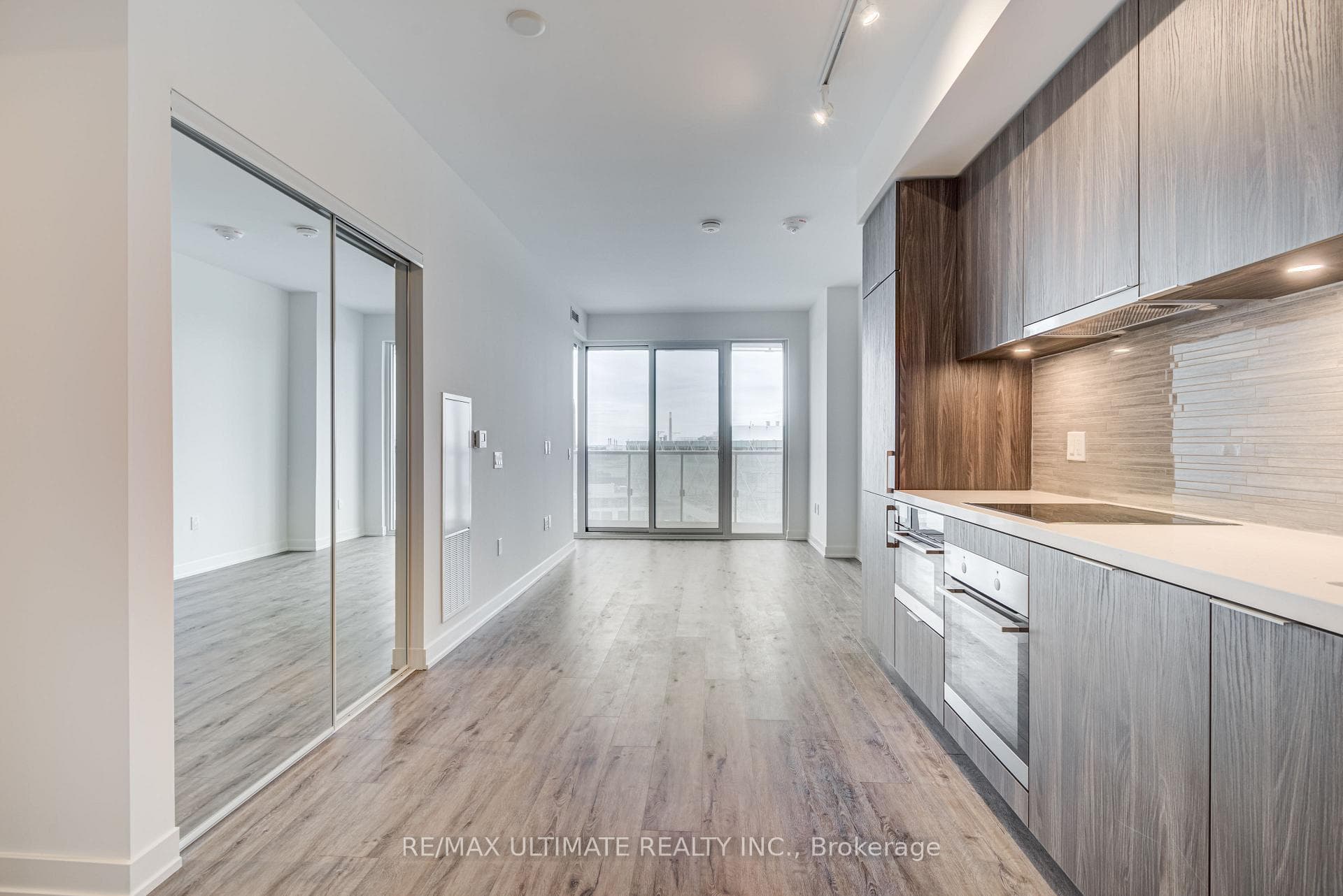 15 Queens Quay Unit 1601, Regent Park / Cabbagetown / St. James Town, ON M5E 0A4 - Photo 1