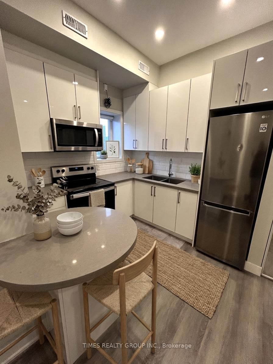 728 Queen Street Unit 5, Toronto E01