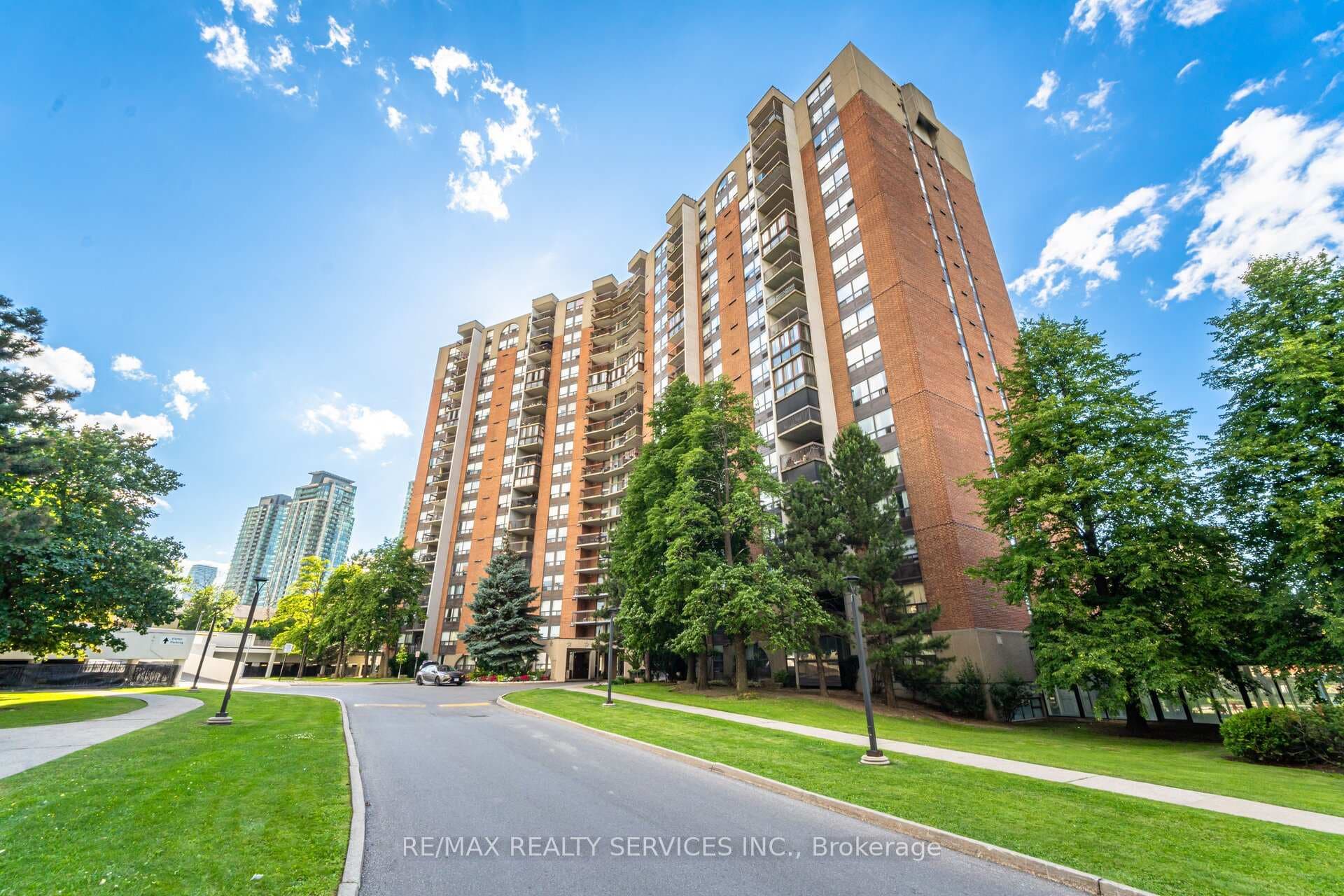 20 Mississauga Valley Boulevard Unit 201, Mississauga, ON L5A 3S1 - Photo 1