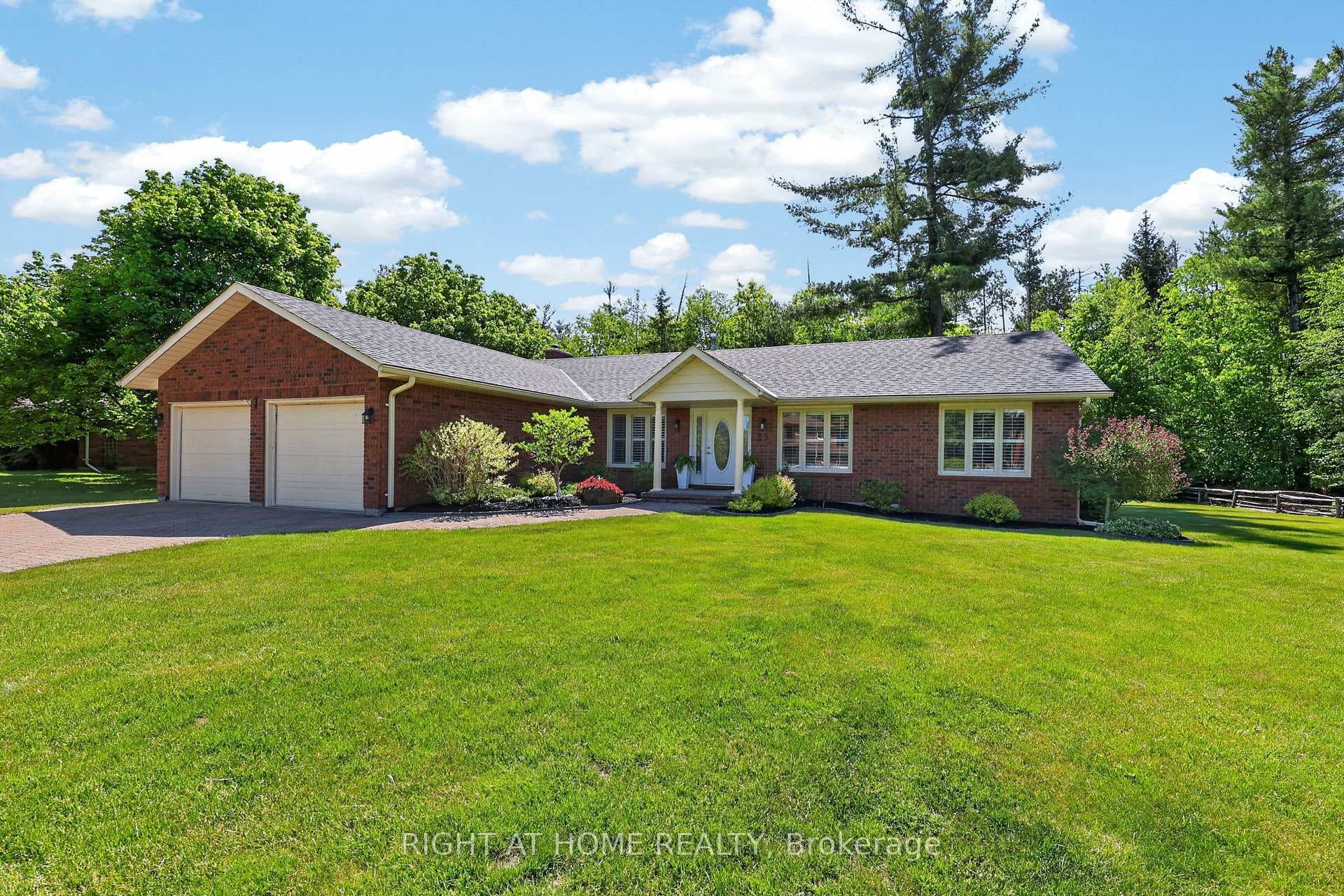 Midhurst Ranch Bungalow, 3.1 Bedrooms, 2.1 Baths