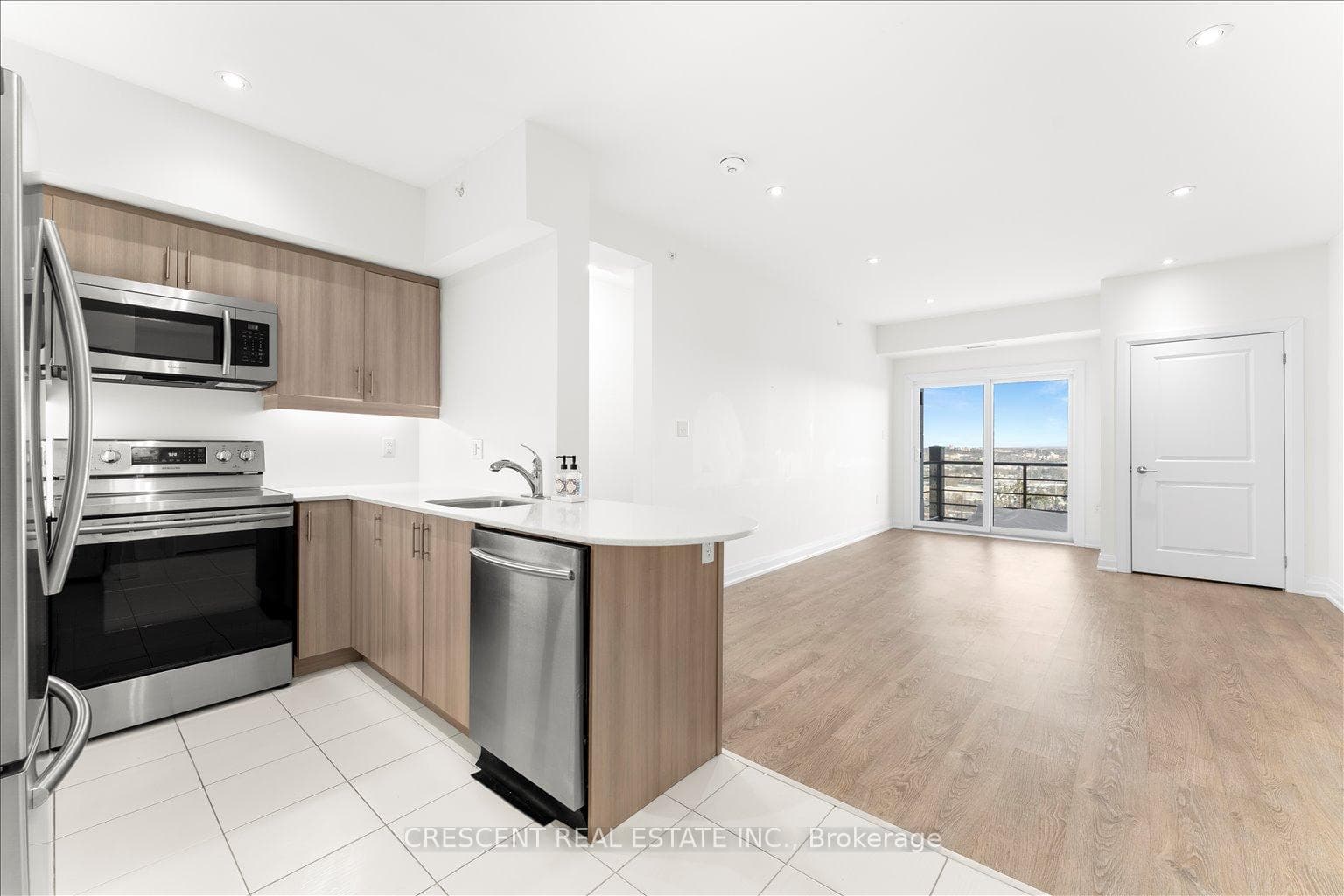 300 Essa Road Unit 604, Barrie, ON L9J 0B9 - Photo 1