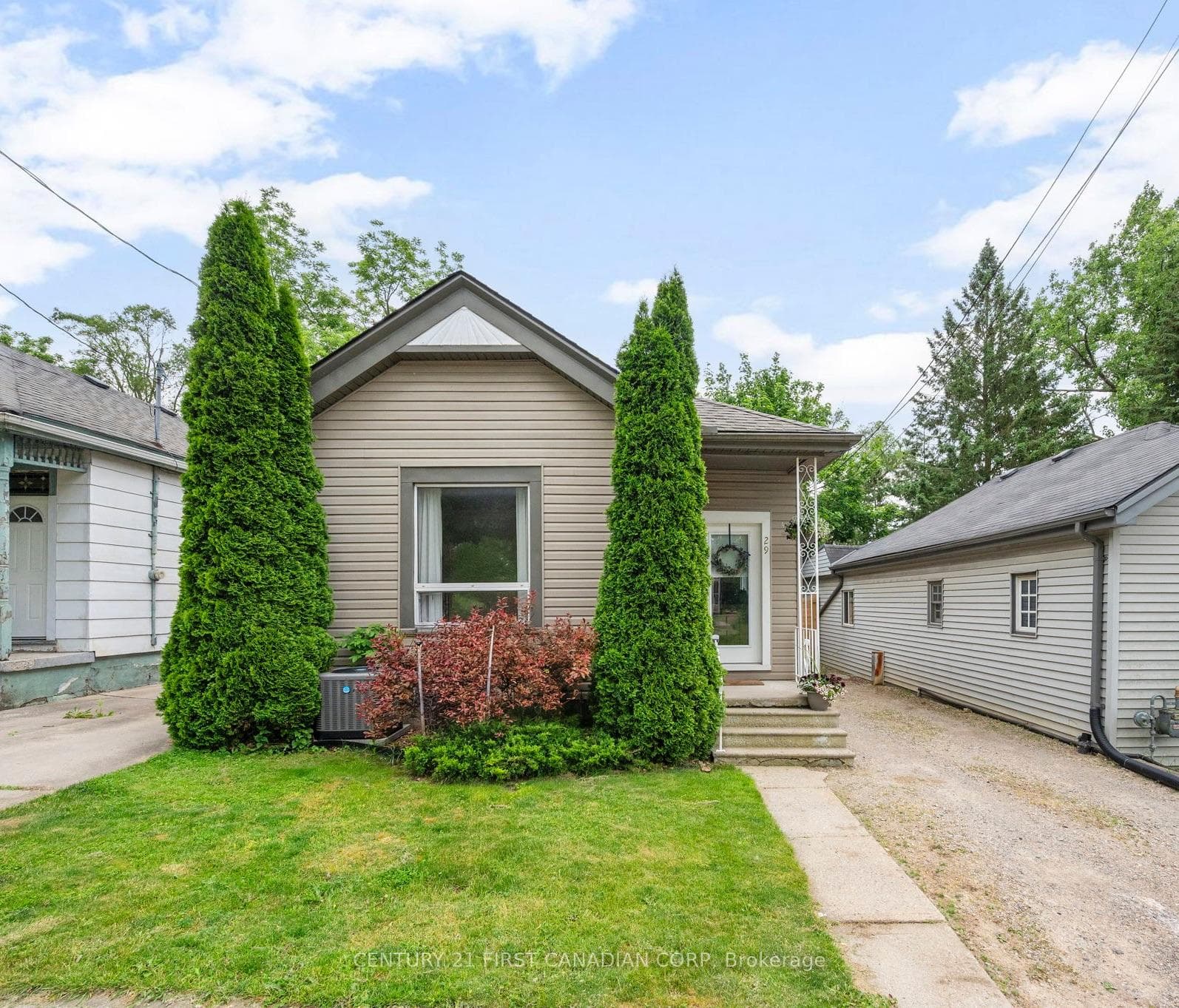 29 Weston Street, London South, ON N6C 1R2 - Photo 1