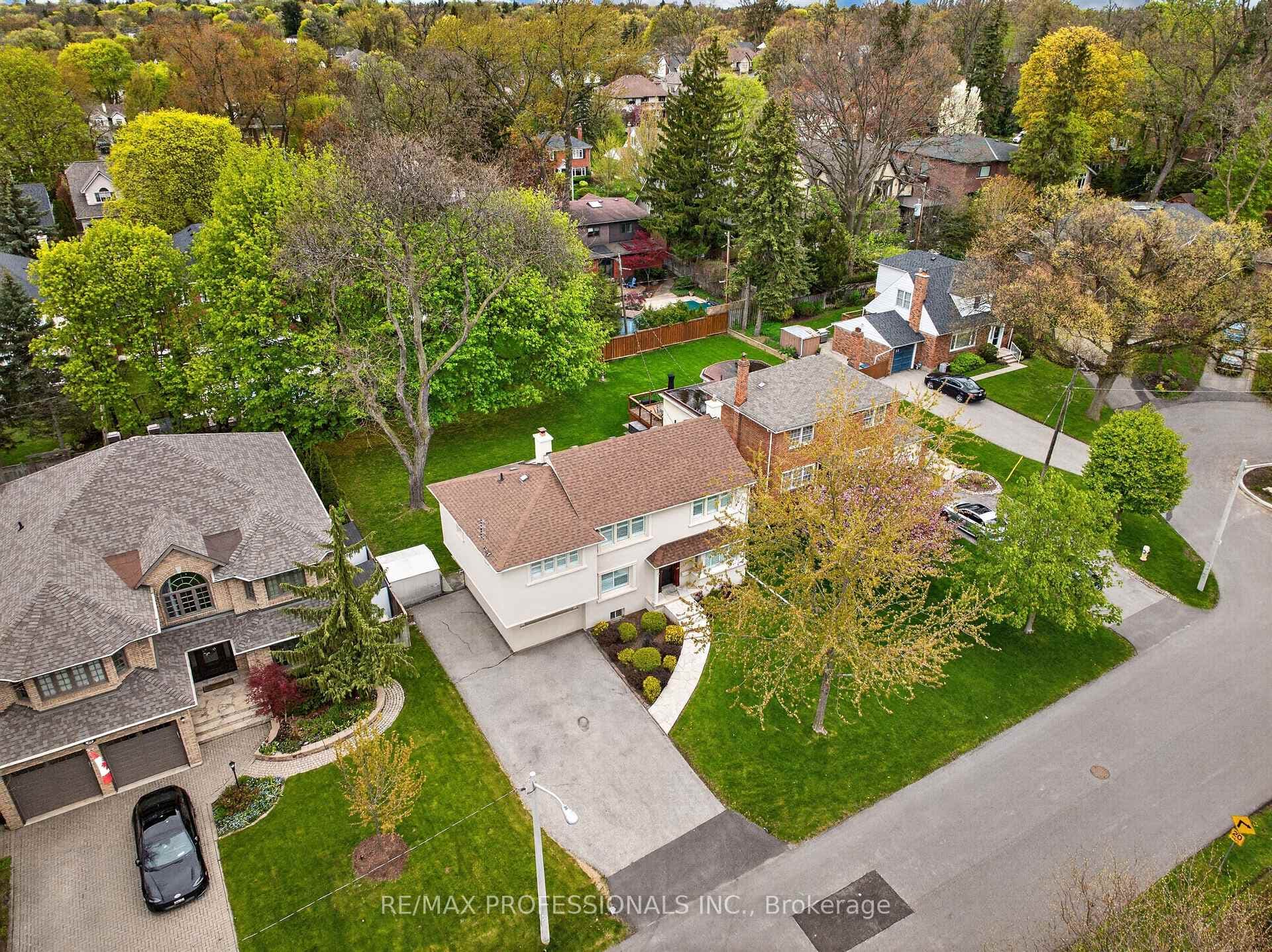27 Nottingham Drive, Etobicoke (Islington / Rexdale), ON M9A 2W4 - Photo 1