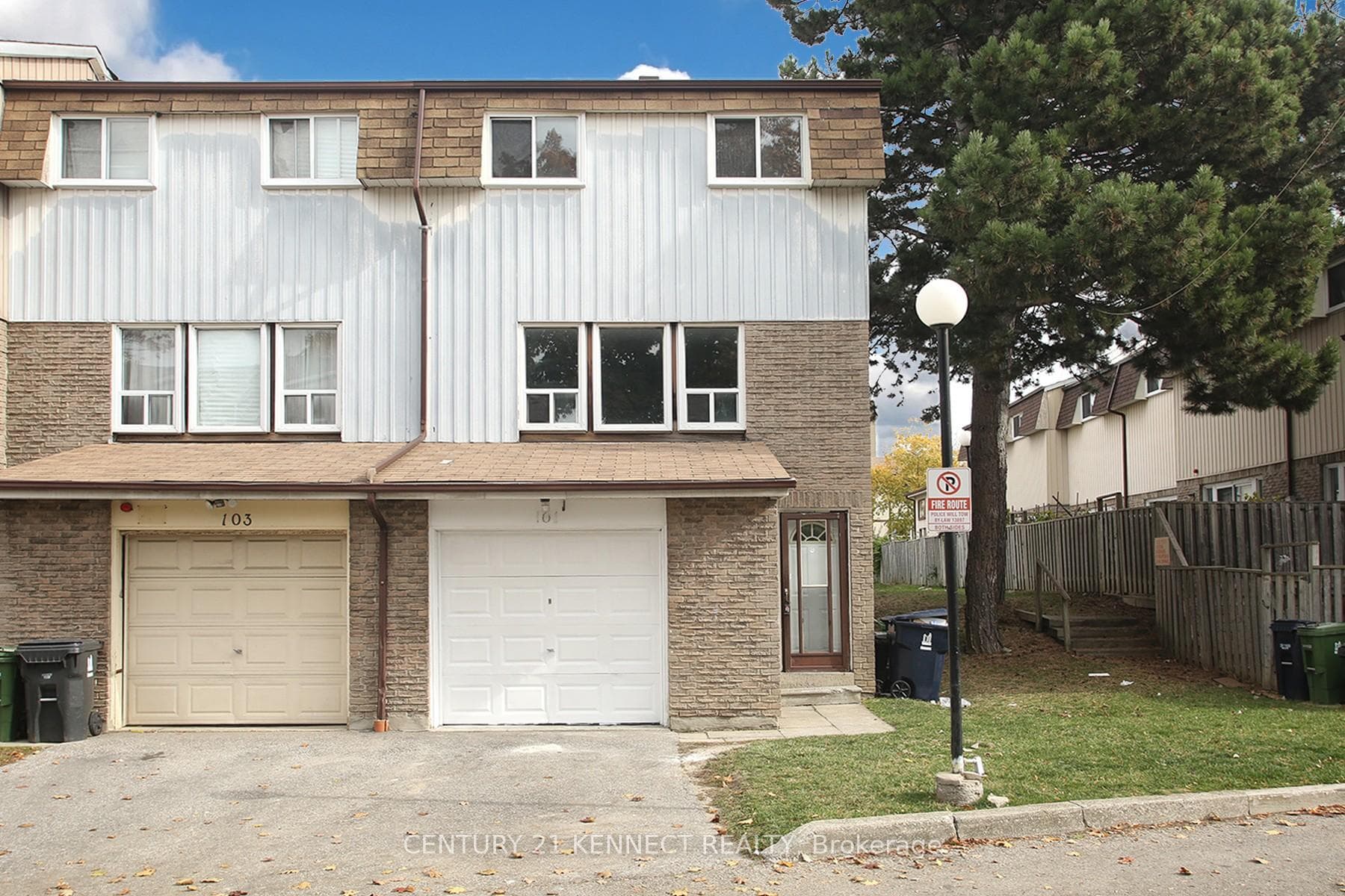 126 Dusay Place Unit 101, Scarborough Village / Eglinton East, ON M1W 2N2 - Photo 1