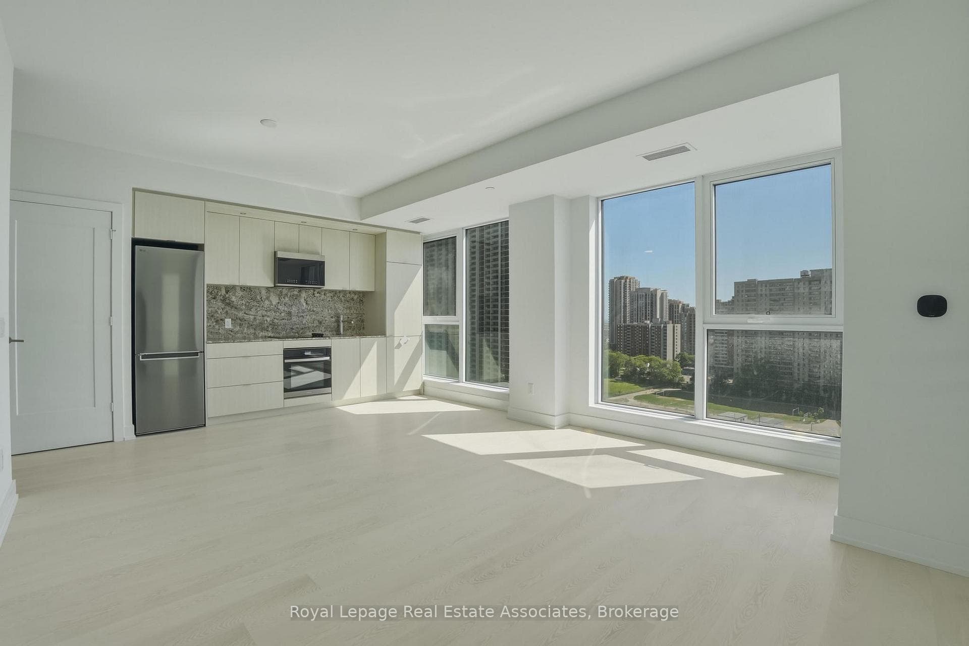 25 Cordova Avenue Unit 1410, Etobicoke (Islington / Rexdale), ON M9A 0E5 - Photo 1