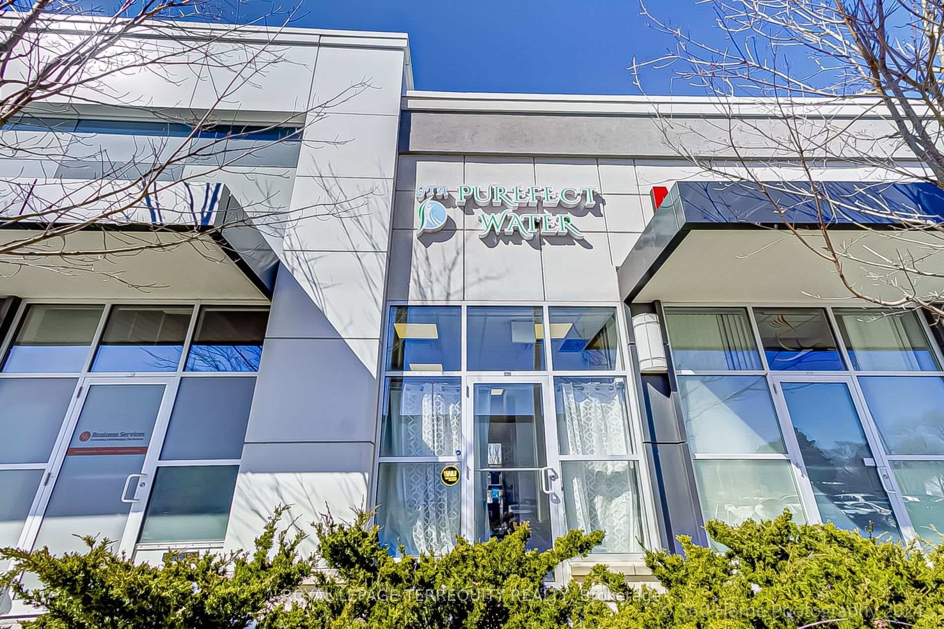 10 Mallard Road Unit C104, Don Mills / Parkwoods / Victoria Village, ON M3B 0A7 - Photo 1
