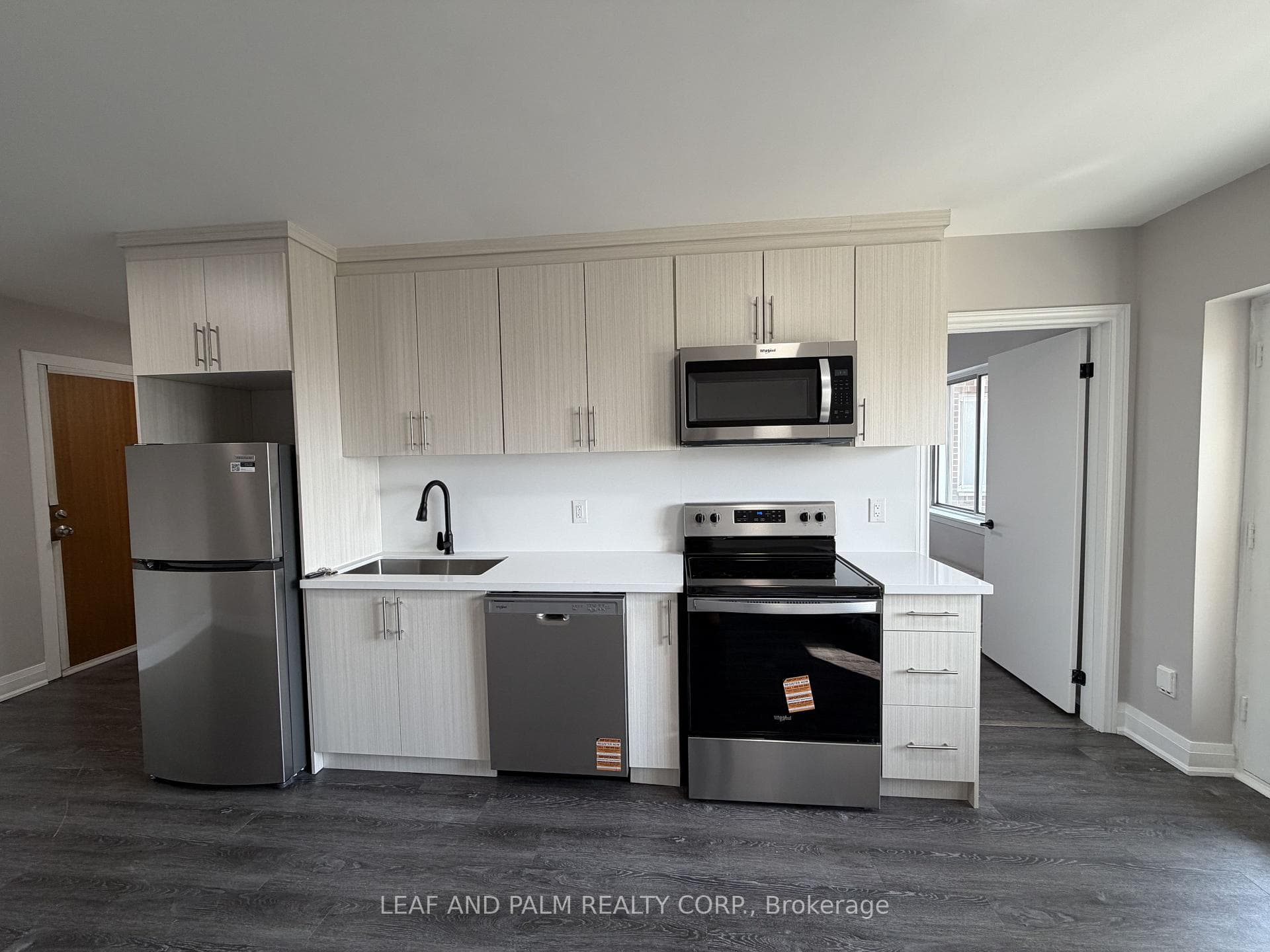 1698 Victoria Park Avenue Unit 402, Don Mills / Parkwoods / Victoria Village, ON M1R 1R2 - Photo 1