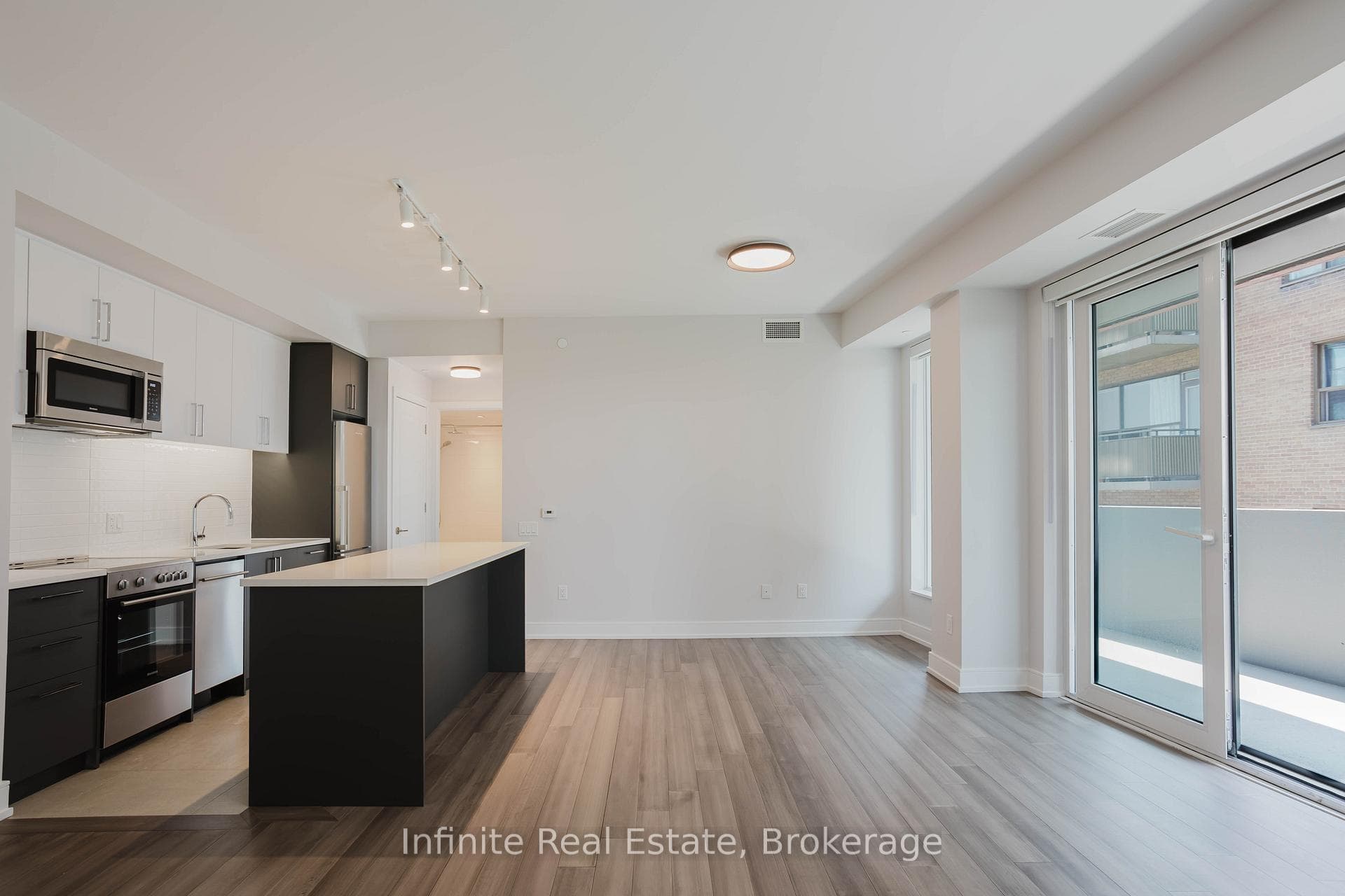 2525 Bathurst Street Unit 803, Lawrence Park / Bedford Park, ON M6B 2Y9 - Photo 1
