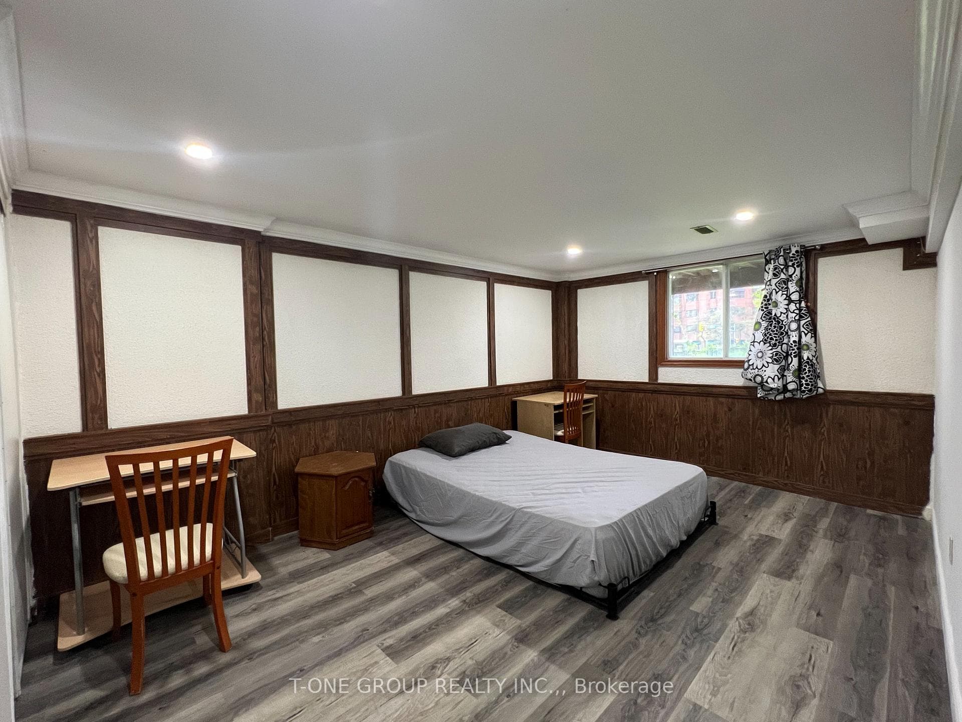 46 Knockbolt Crescent, Toronto E07