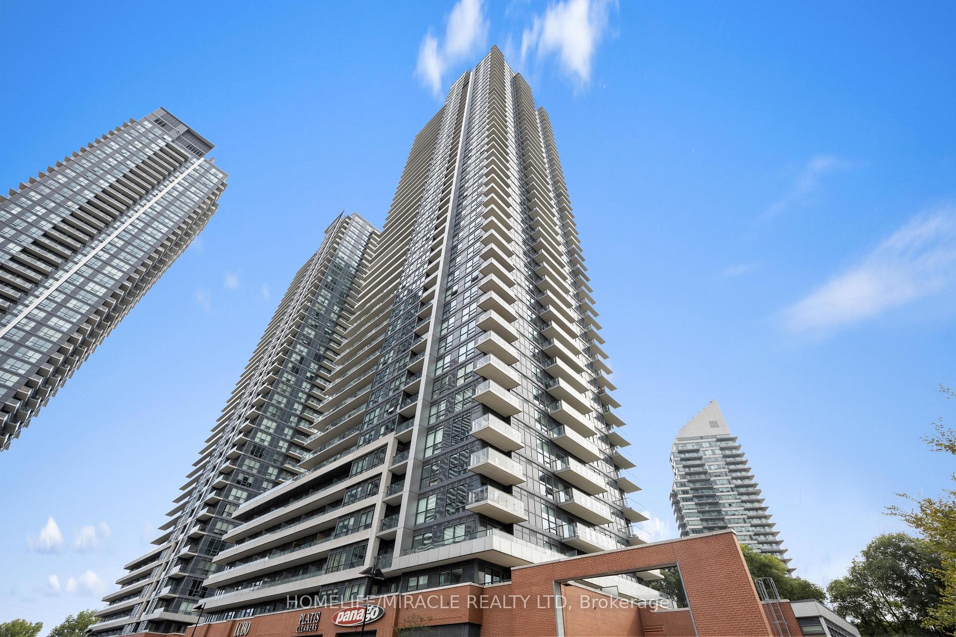 2220 Lakeshore Boulevard Unit 2004, Liberty Village / Parkdale / South Parkdale, ON M8V 1A4 - Photo 1