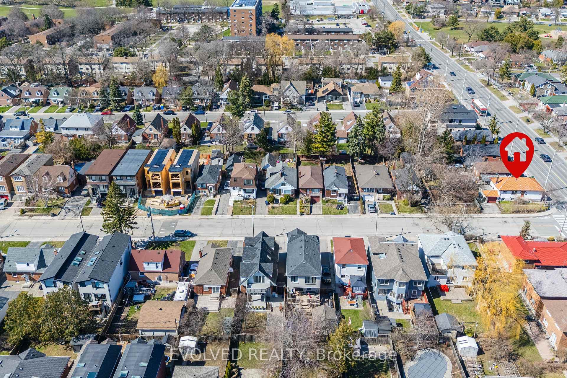 1338 Victoria Park Avenue, Danforth / East York, ON M4B 2L7 - Photo 1