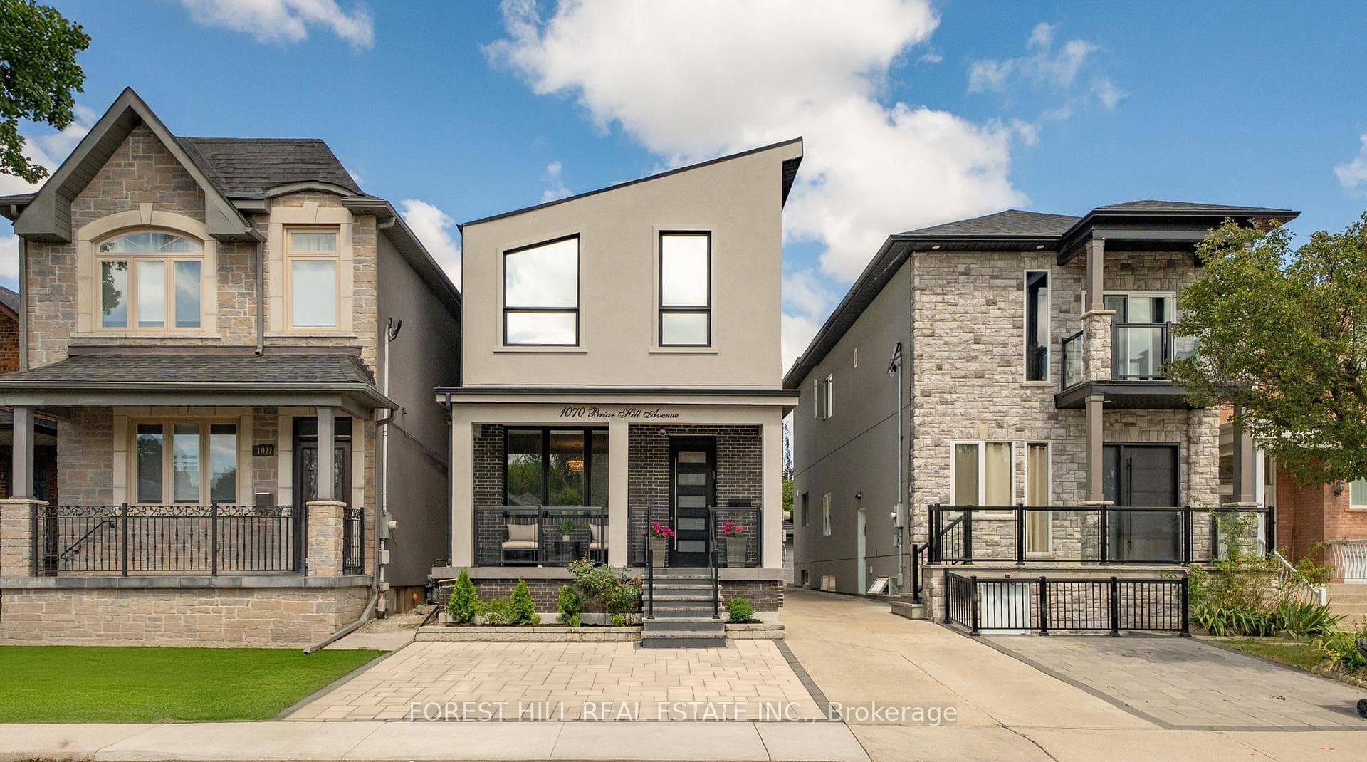 1070 Briar Hill Avenue, York / Weston, ON M6B 1M7 - Photo 1