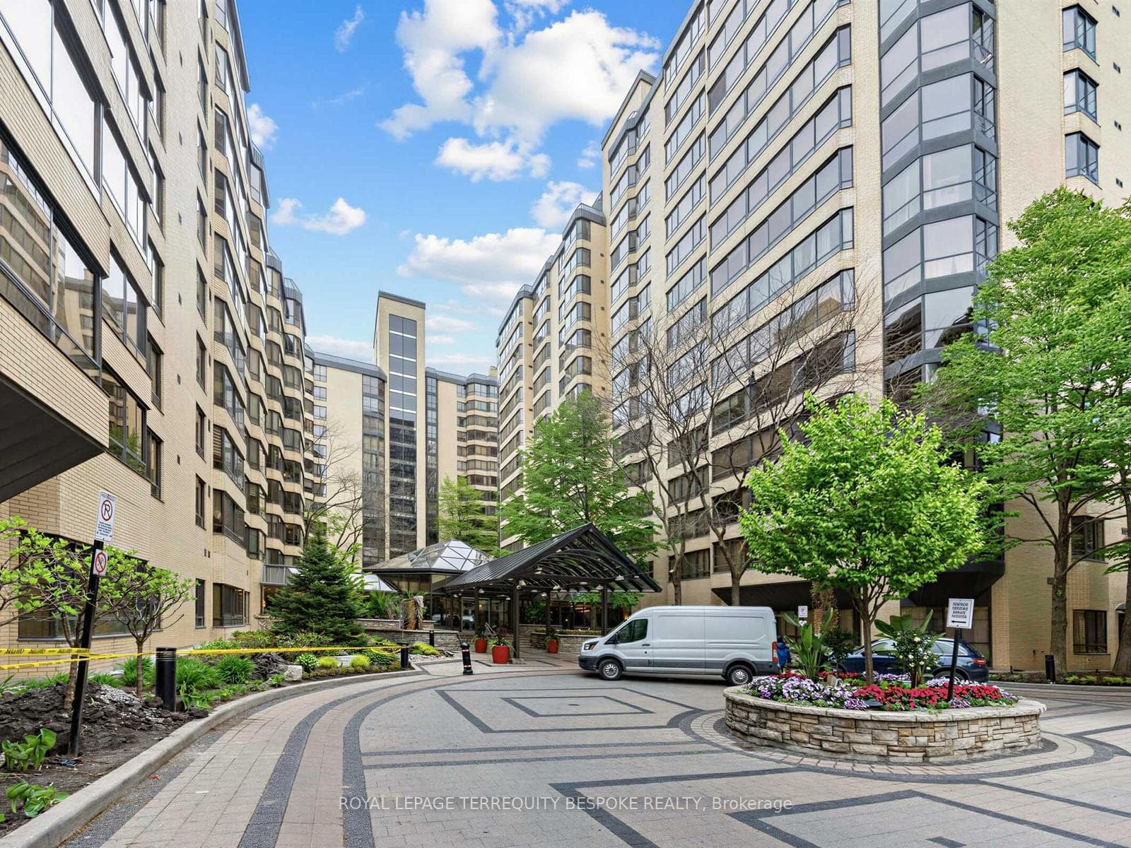 211 St Patrick Street Unit 406, Toronto C01