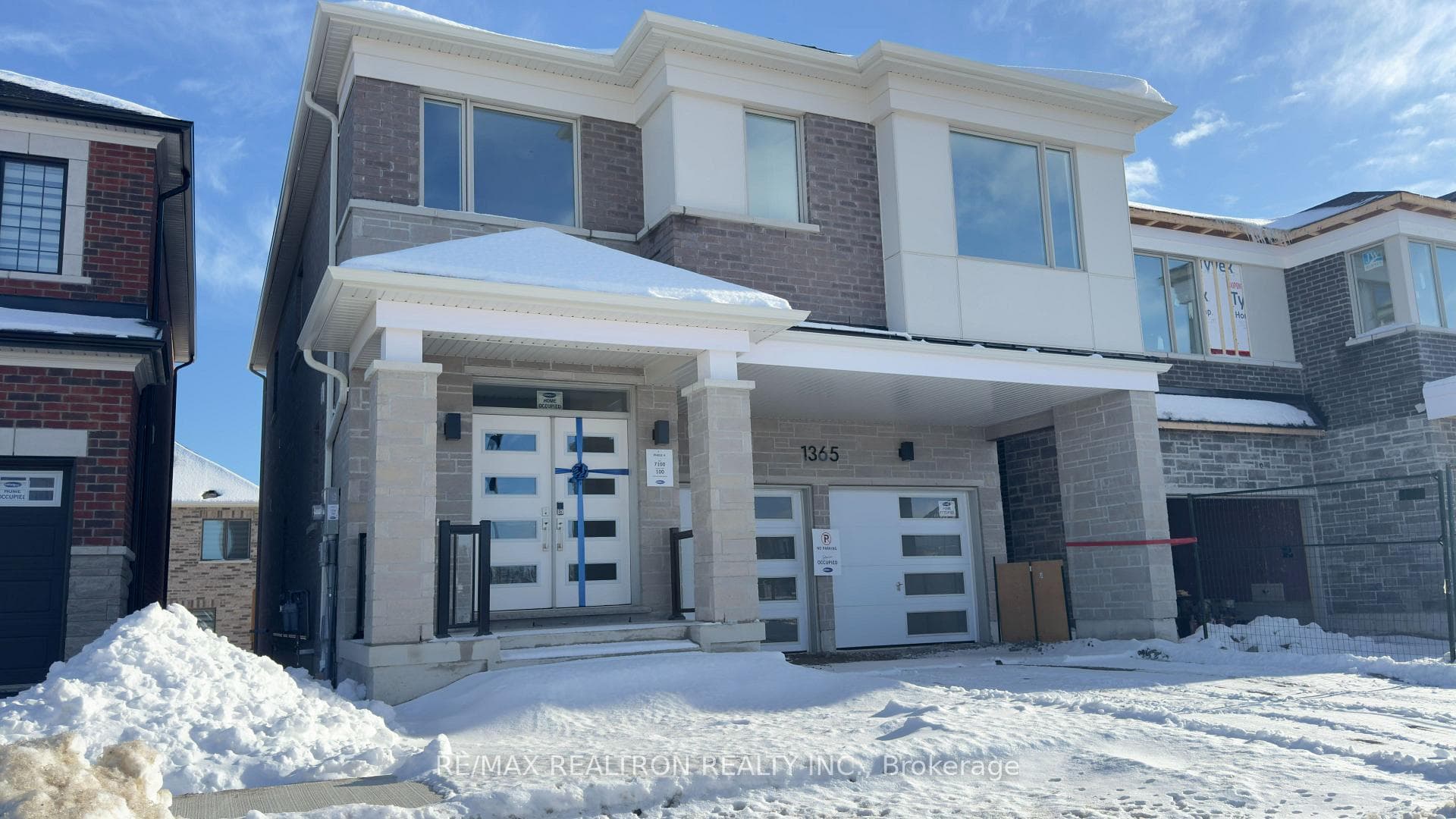 1365 Kerrydale Avenue Unit Main & 2nd, Pickering, ON L1X 0N1 - Photo 1