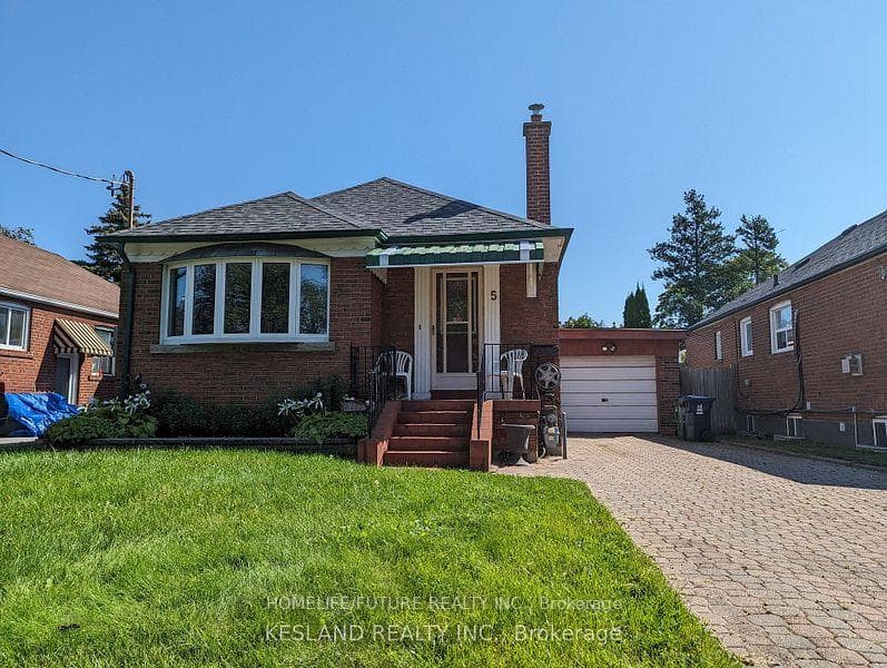 5 Shangarry Drive Unit Main, Dorset Park / Kennedy Park, ON M1R 1A4 - Photo 1