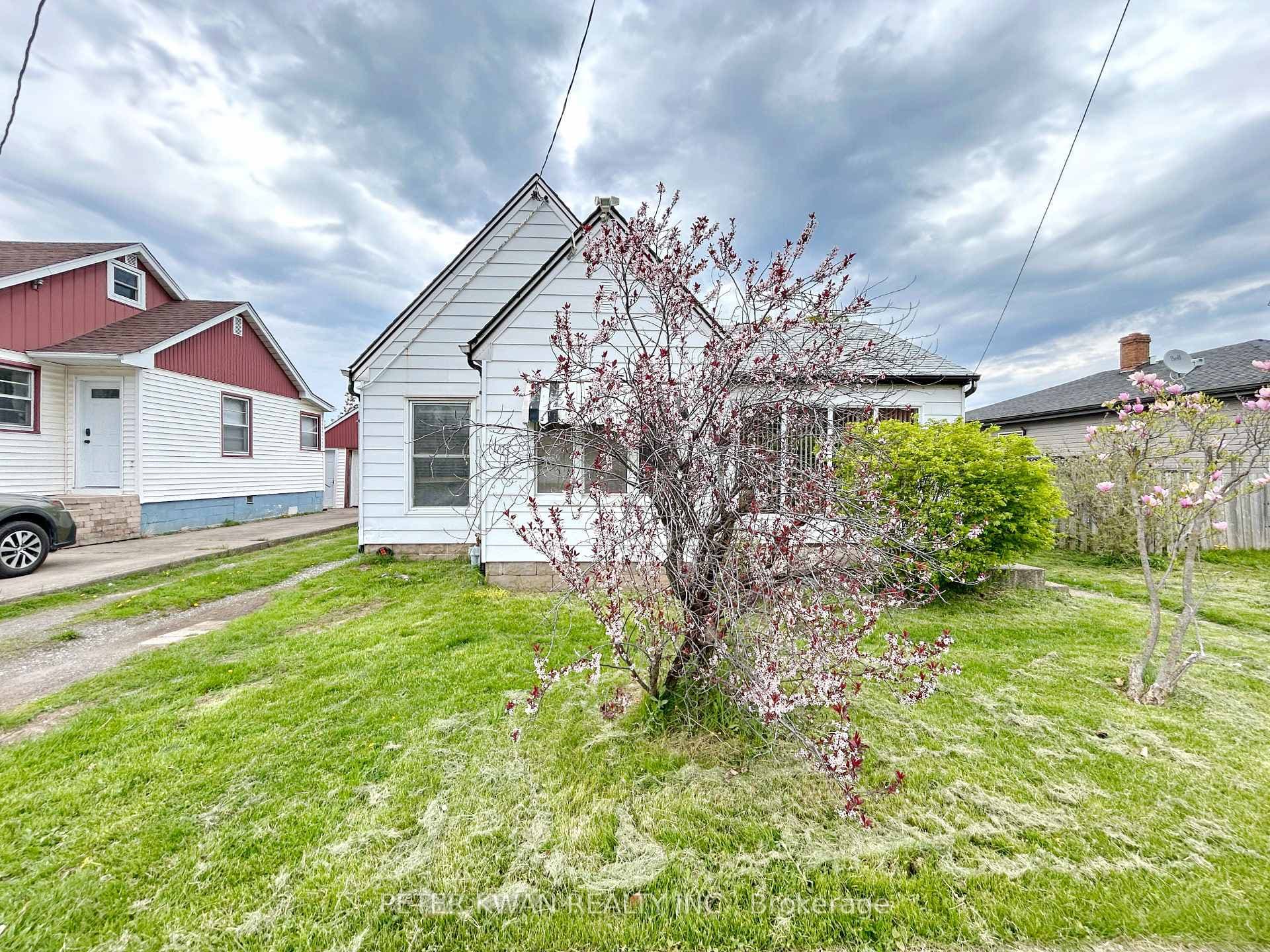 4977 John Street, Lincoln