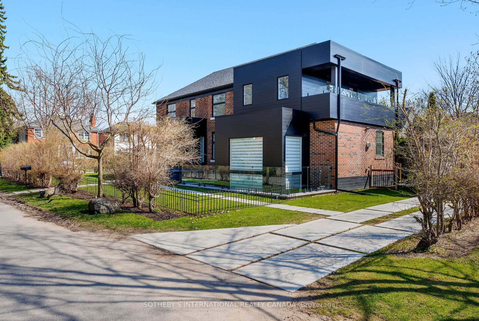 159 Humbervale Boulevard, Corso Italia / Dufferin Grove, ON M8Y 3P9 - Photo 1