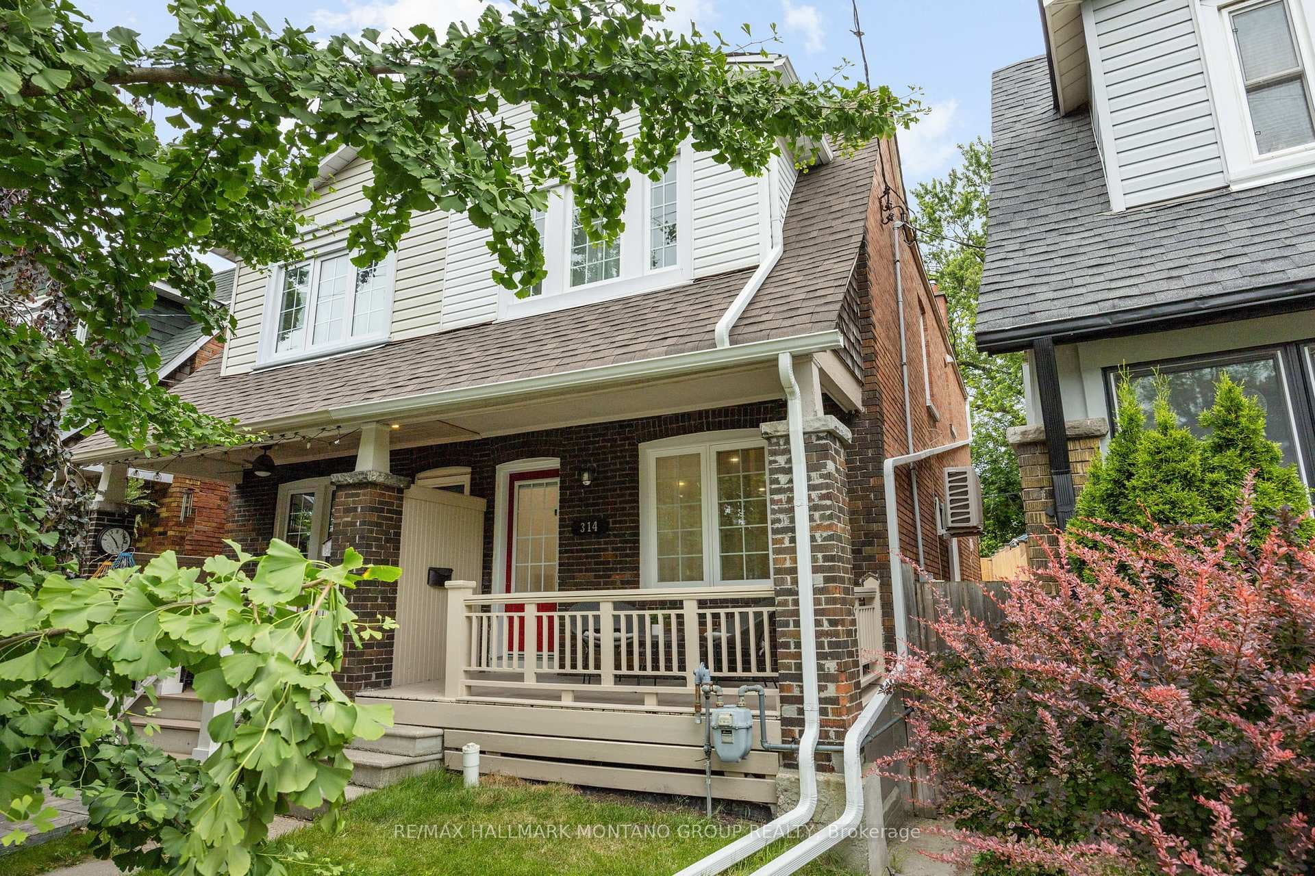 314 Gainsborough Road, The Beaches / Upper Beaches, ON M4L 3C6 - Photo 1