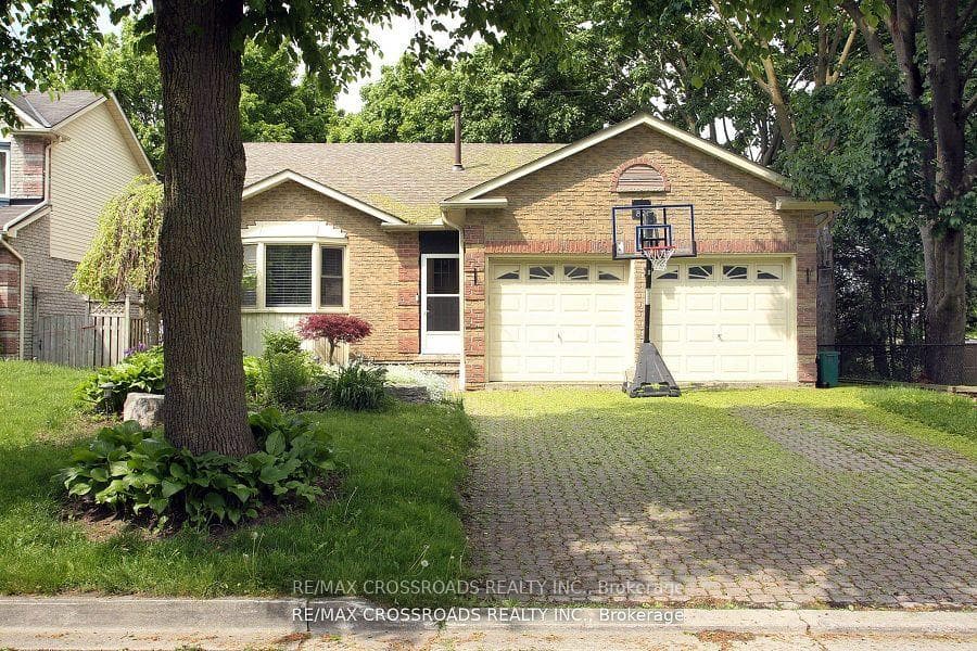 896 Walton Court, Whitby, ON L1N 7R5 - Photo 1