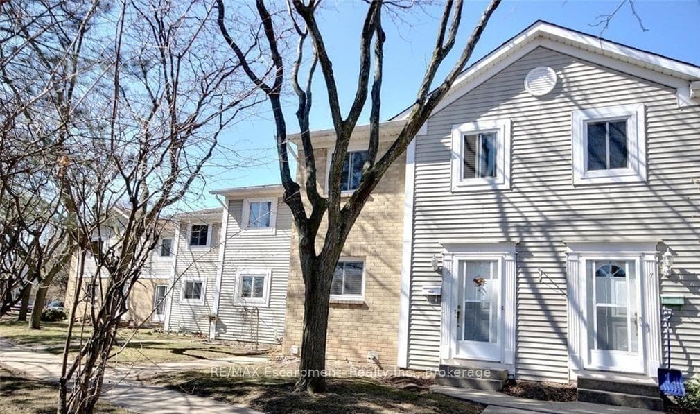 38 Elma Street Unit 6, St. Catharines, ON L2N 6Z3 - Photo 1