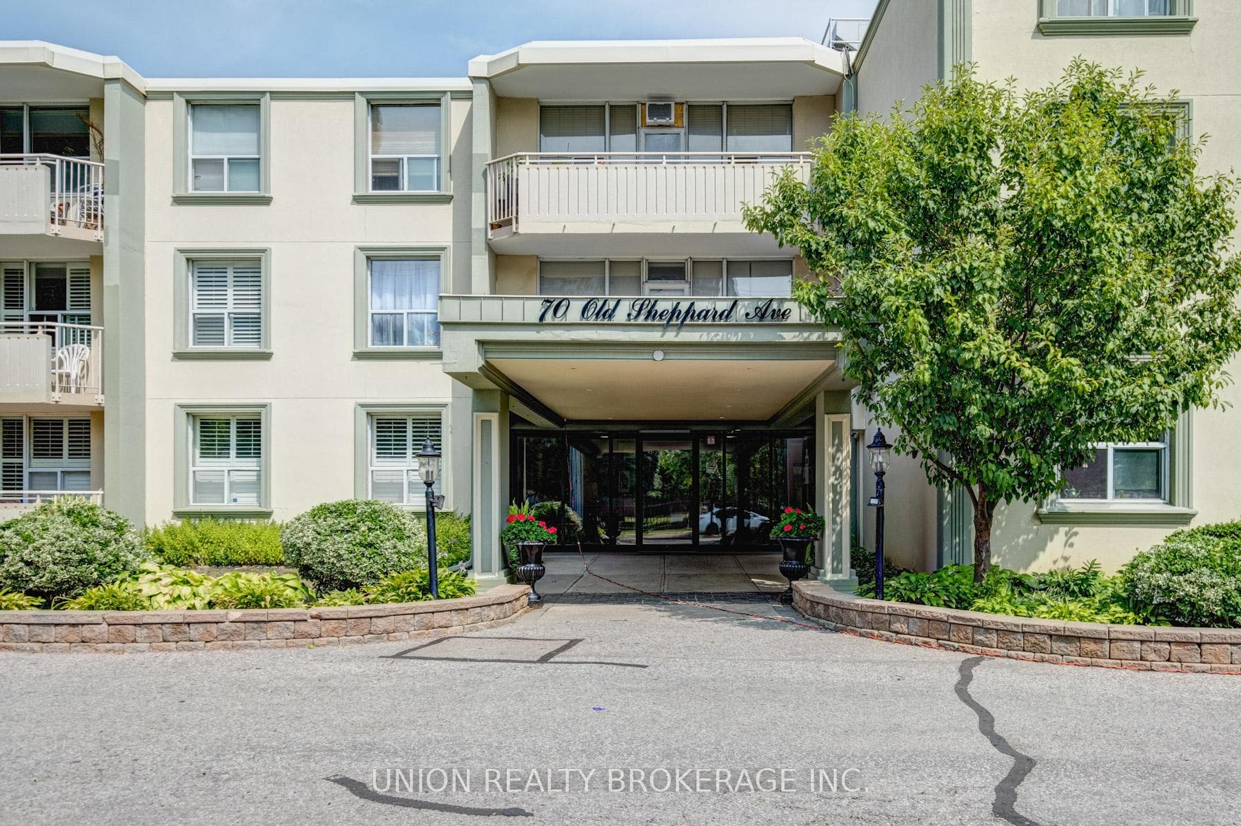 70 Old Sheppard Avenue Unit 103, Hillcrest Village / Bayview Village, ON M2J 3L6 - Photo 1
