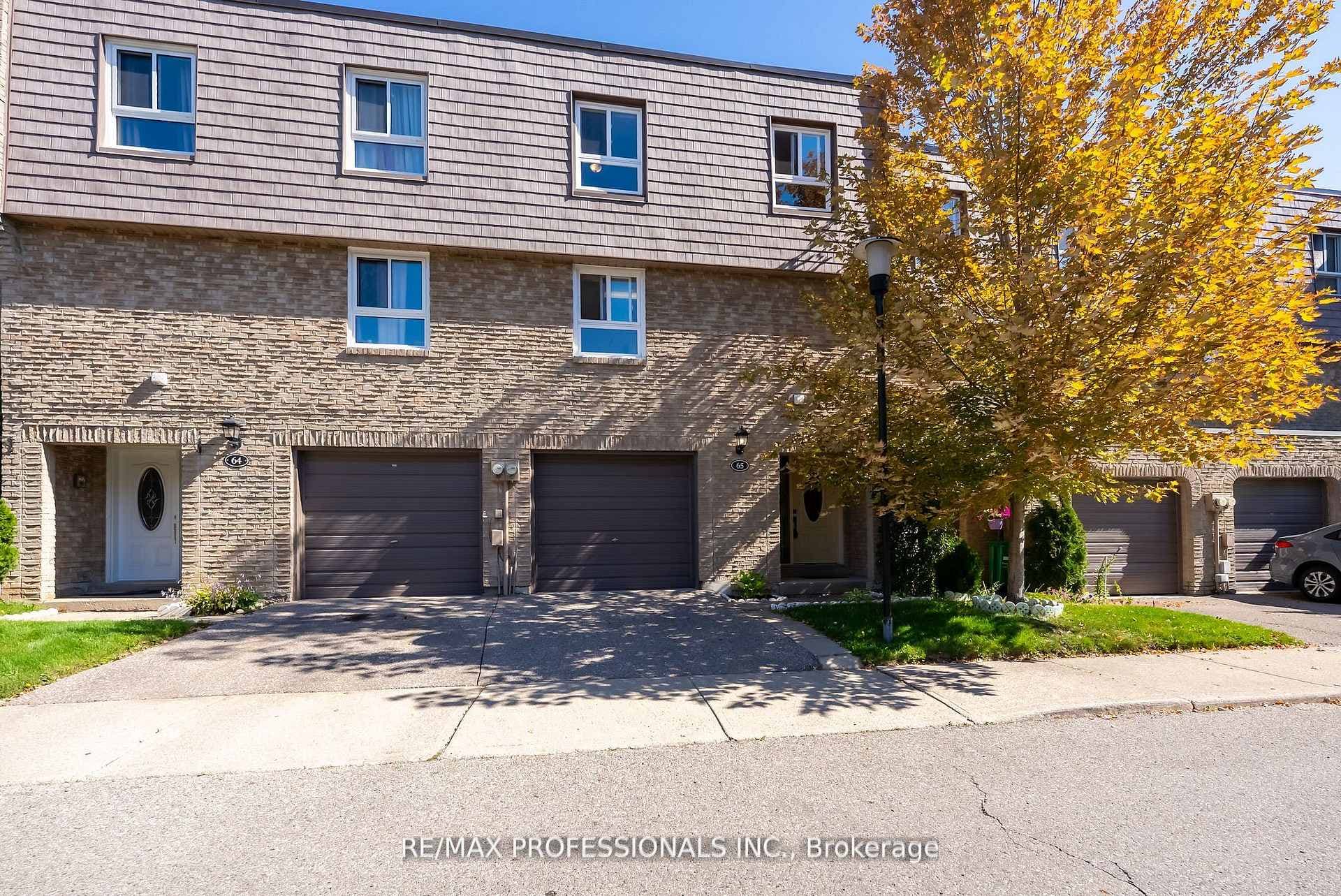 405 Hyacinthe Boulevard Unit 65, Mississauga, ON L5A 3N1 - Photo 1