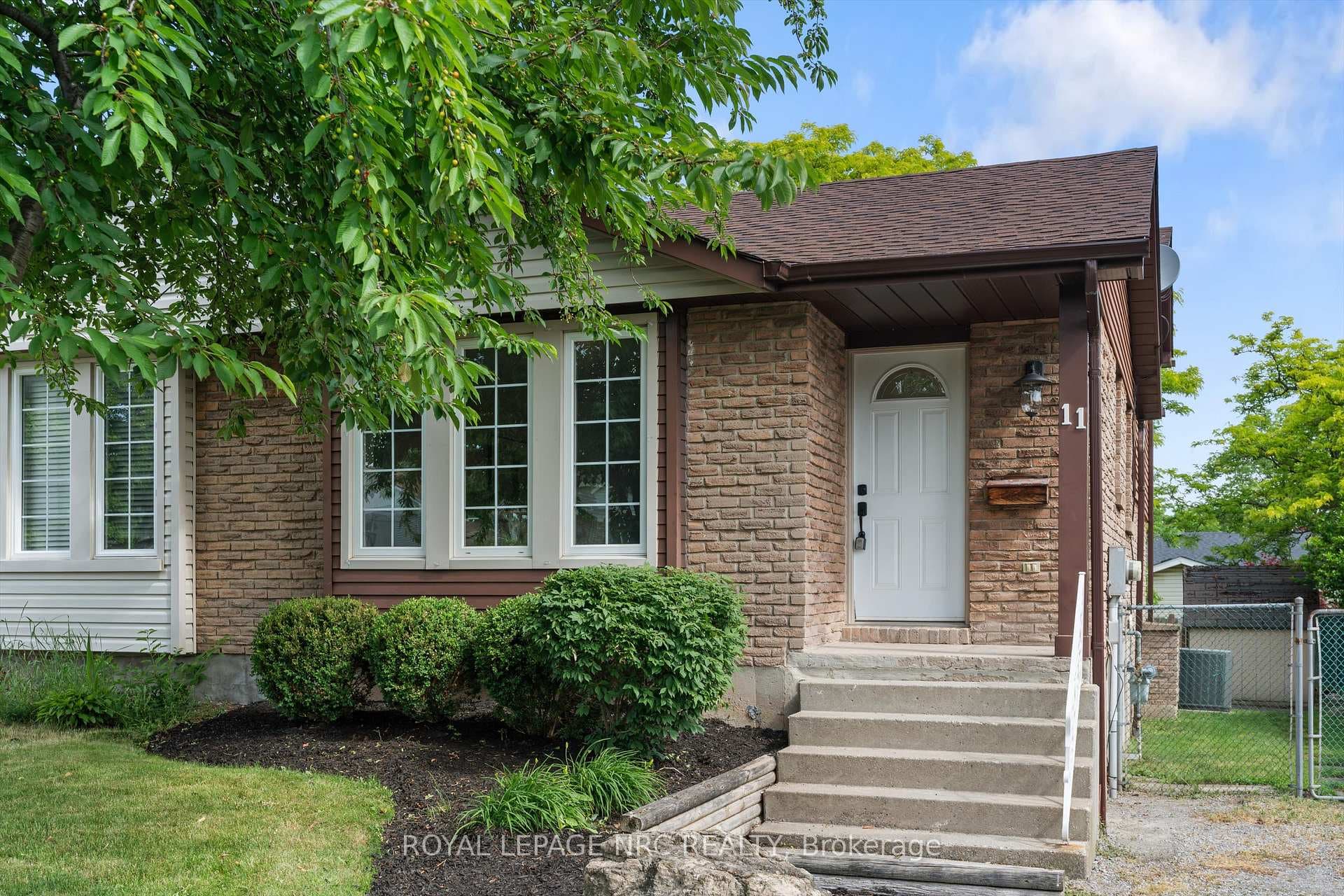 11 Dianne Drive, St. Catharines, ON L2P 3R7 - Photo 1