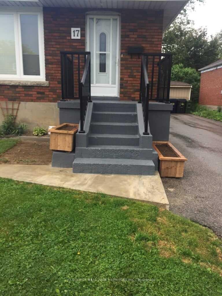 17 Hubert Avenue Unit Main Fl, Dorset Park / Kennedy Park, ON M1K 1Z7 - Photo 1