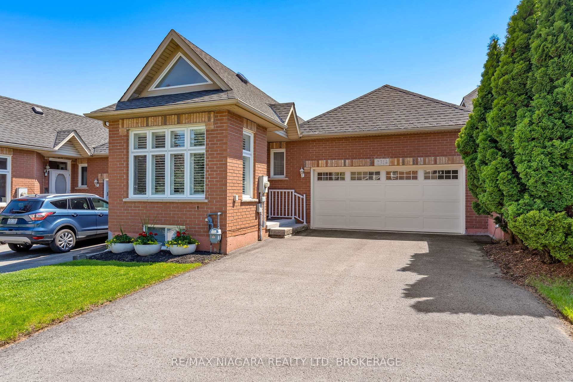 2314 Stonehaven Avenue, Niagara Falls, ON L2J 4K1 - Photo 1