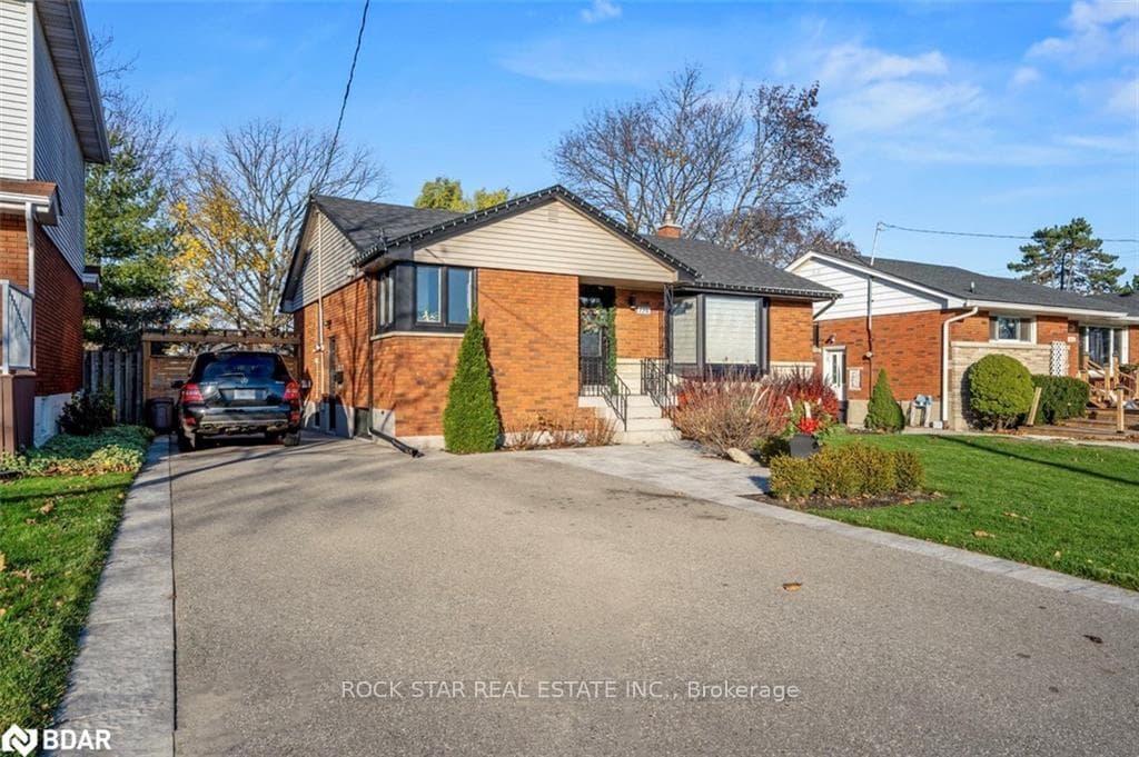 126 West 26th Street Unit Lower, Hamilton, ON L9C 4Z4 - Photo 1