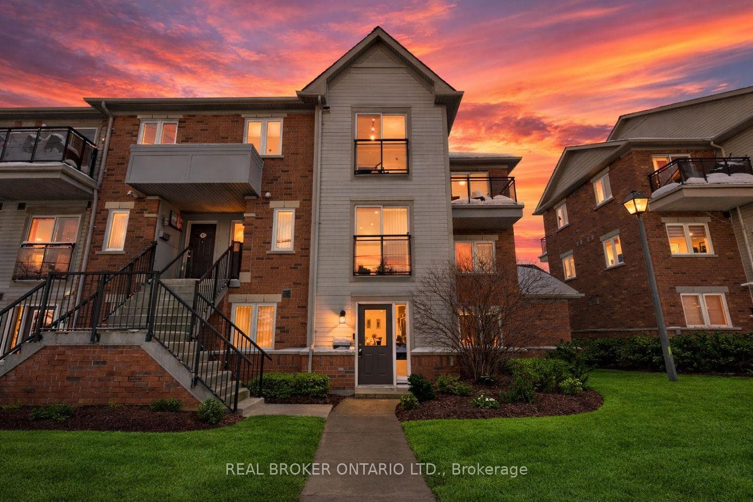 4620 Guildwood Way Unit 67, Mississauga, ON L5R 4H4 - Photo 1