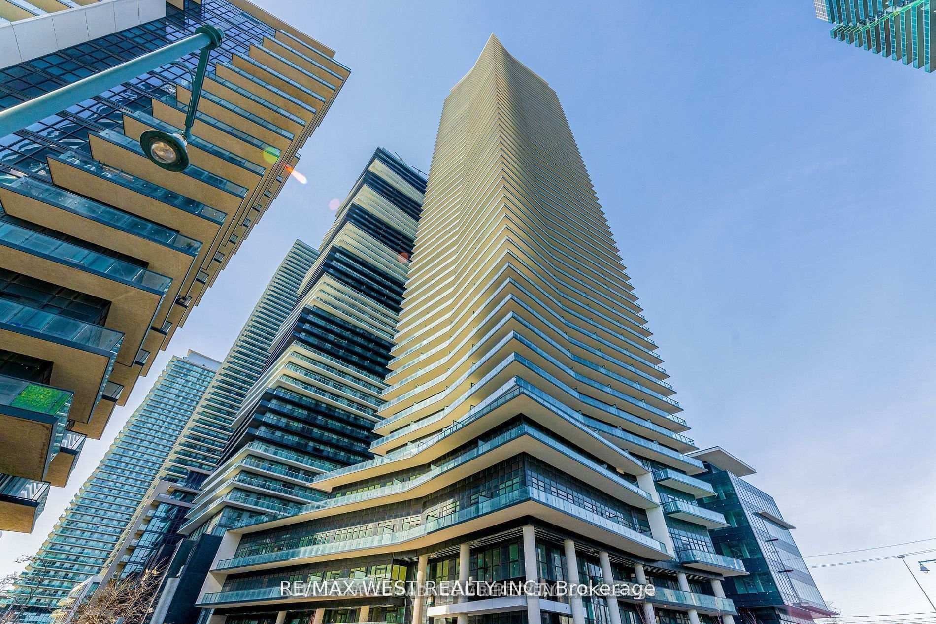 38 Annie Craig Drive Unit 2511, Liberty Village / Parkdale / South Parkdale, ON M8V 0A8 - Photo 1