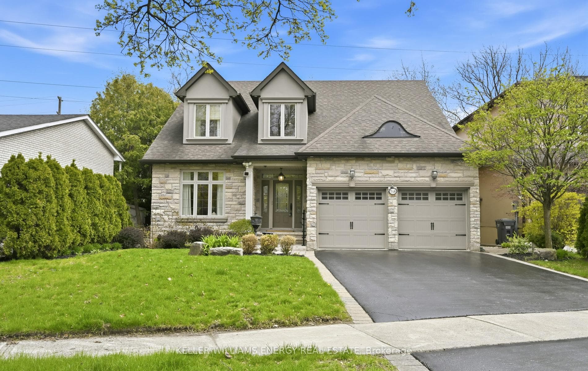 768 Duchess Drive, Mississauga, ON L4Y 1H7 - Photo 1