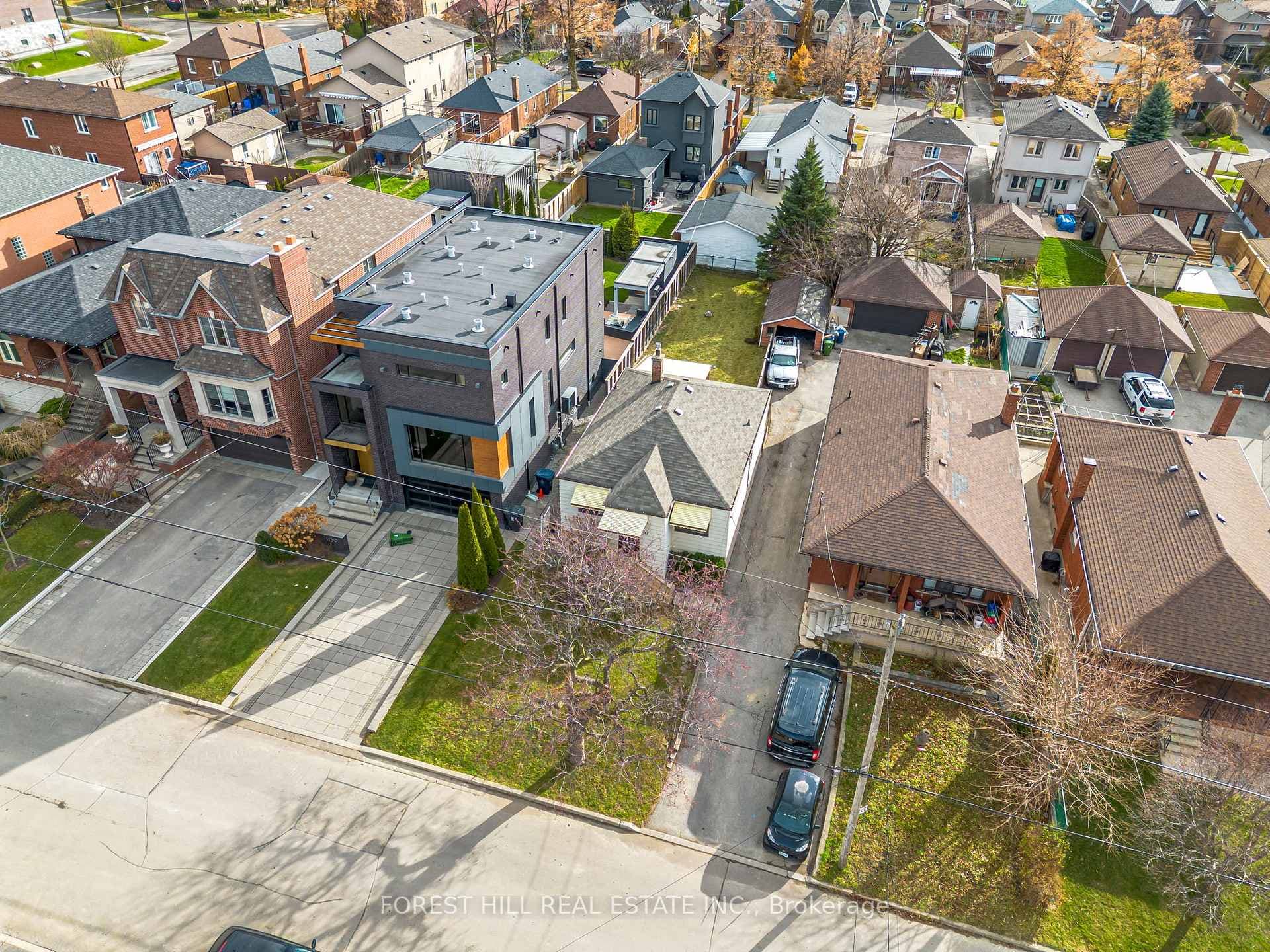 1141 Glengrove Avenue, York / Weston, ON M6B 2K5 - Photo 1