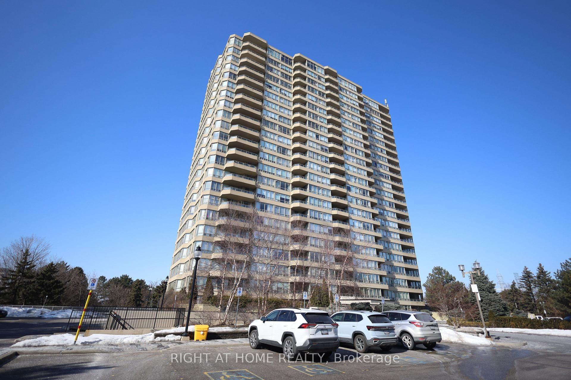 10 Torresdale Avenue Unit 1605, Thornhill / Willowdale, ON M2R 3V8 - Photo 1