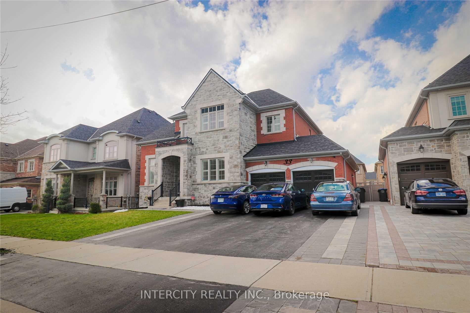 33 Kelways Circle, Brampton, ON L6T 0A4 - Photo 1