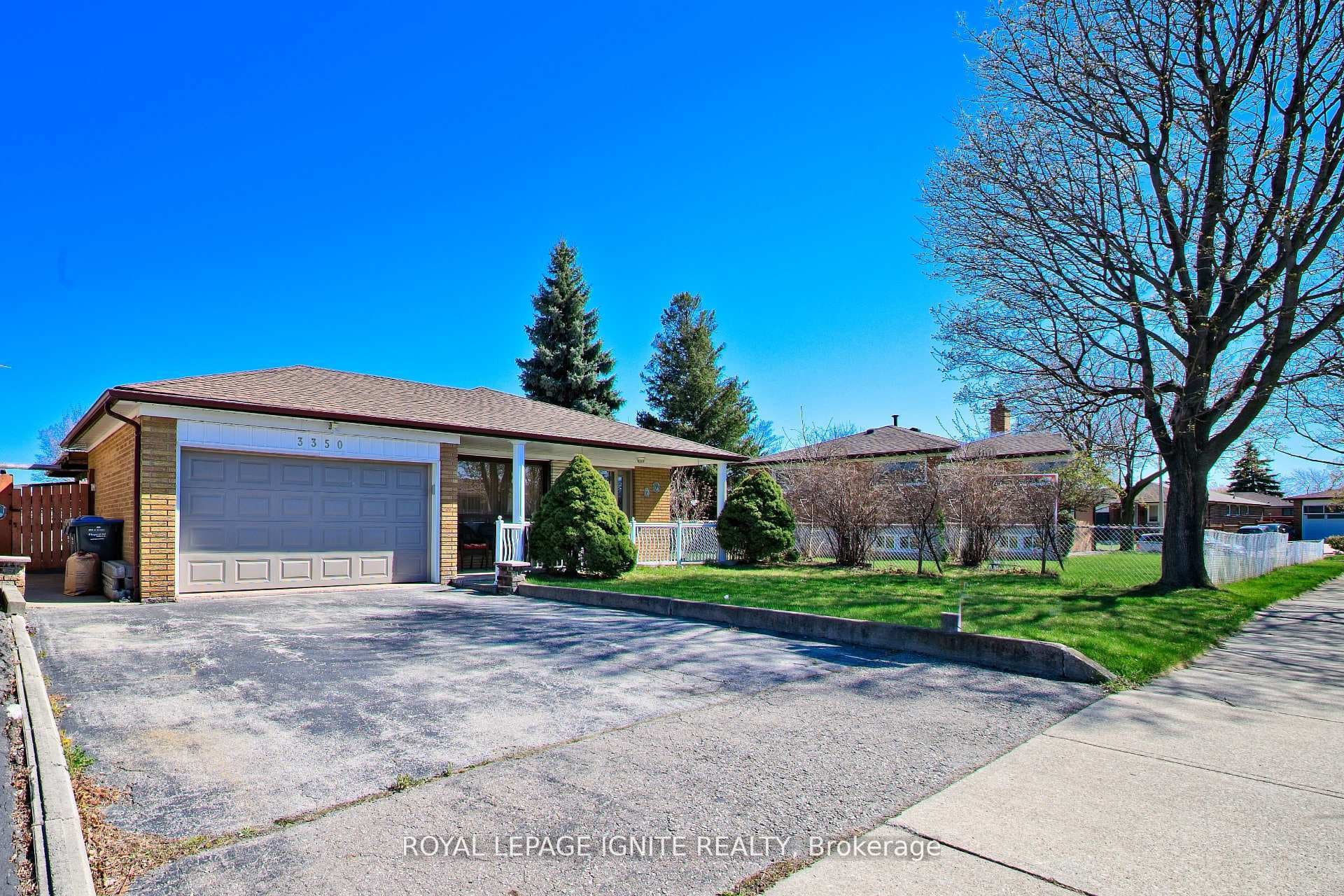 3350 Lehigh Crescent, Mississauga, ON L4T 1W8 - Photo 1