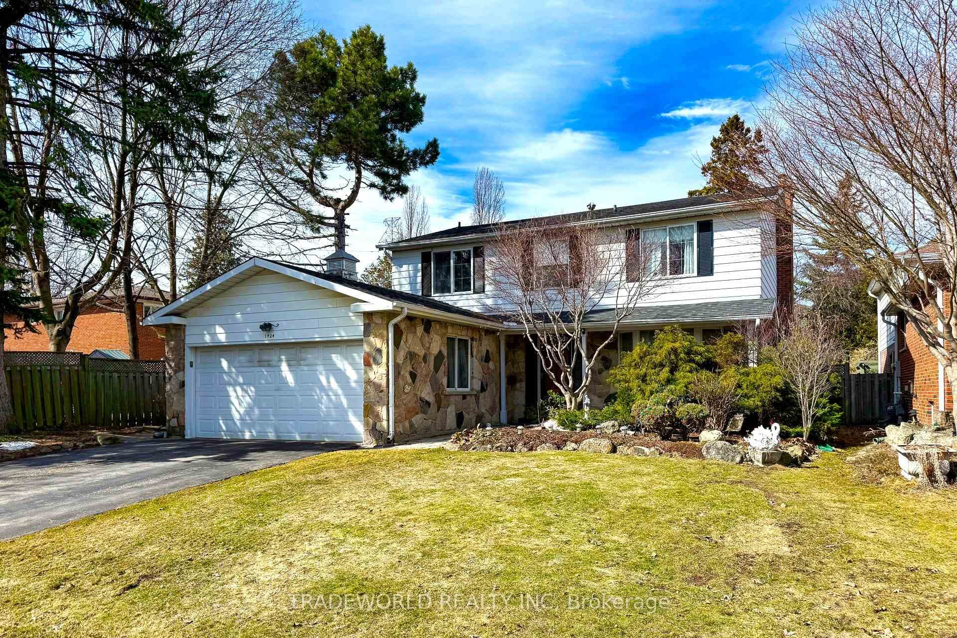 1924 Steepbank Crescent, Mississauga, ON L4X 1T8 - Photo 1