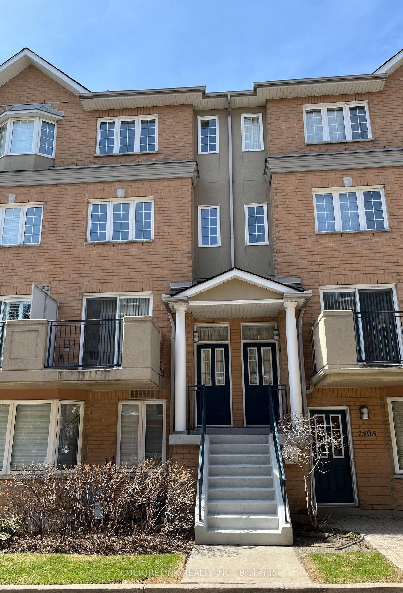 28 Sommerset Way Unit 1502, Toronto C14